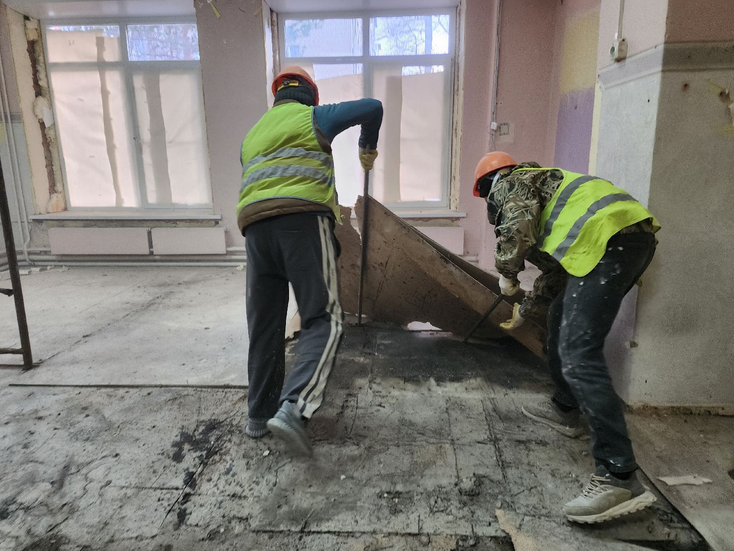 Чехов, улица Ильича, бывший детский сад 4, дошкольное отделение гимназии 4, капитальный ремонт, капремонт, реконструкция, демонтажные работы, полы стены потолки, обновление, госпрограмма московской области, вертикалки,