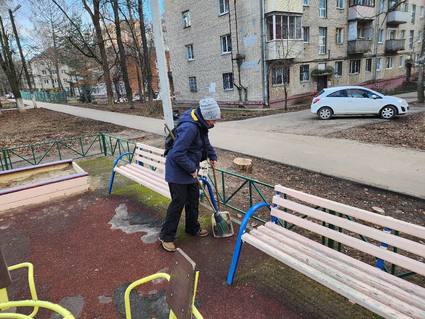 Чехов, улица Ильича, детская площадка, пешеходные дорожки, уборка, очистка, содержание, мбу чеховское благоустройство, вертикалки,