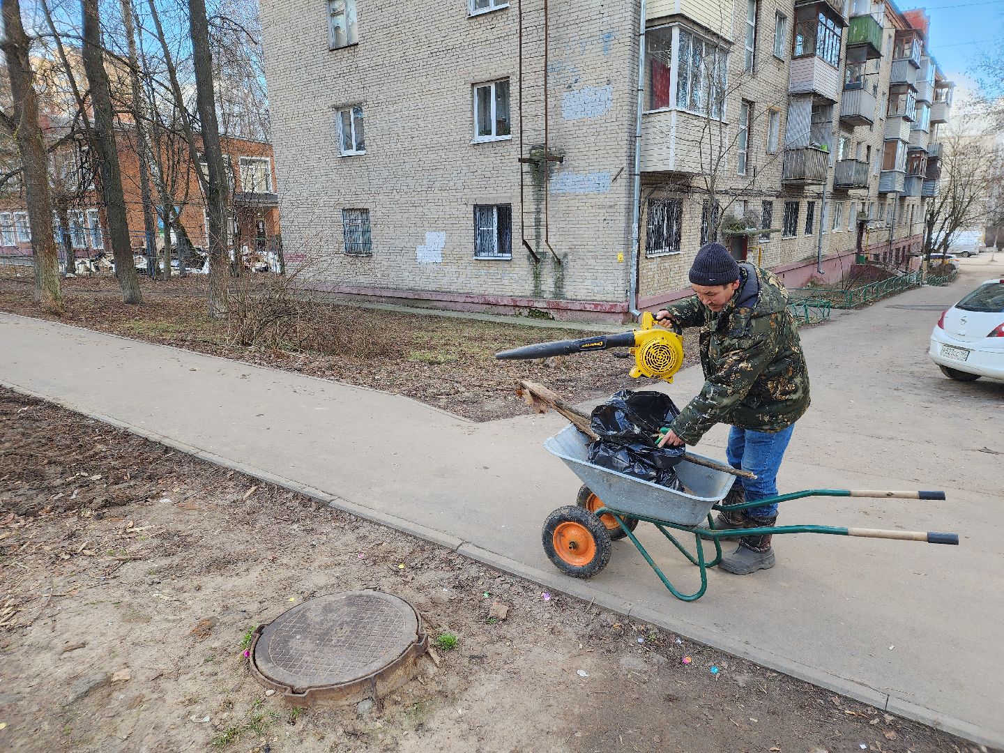 Чехов, улица Ильича, детская площадка, пешеходные дорожки, уборка, очистка, содержание, мбу чеховское благоустройство, вертикалки,