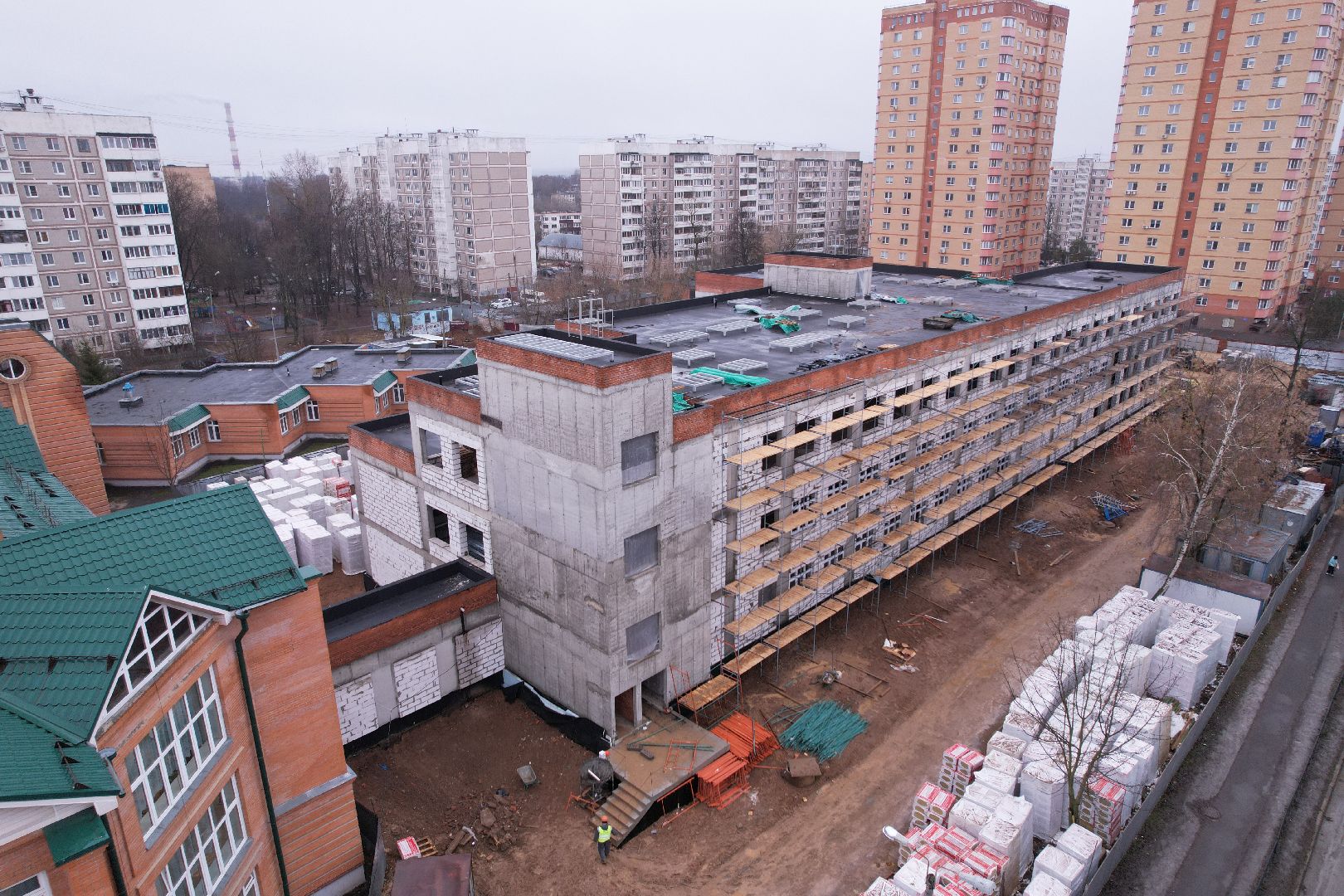 видео с коптера, чехов, школа,