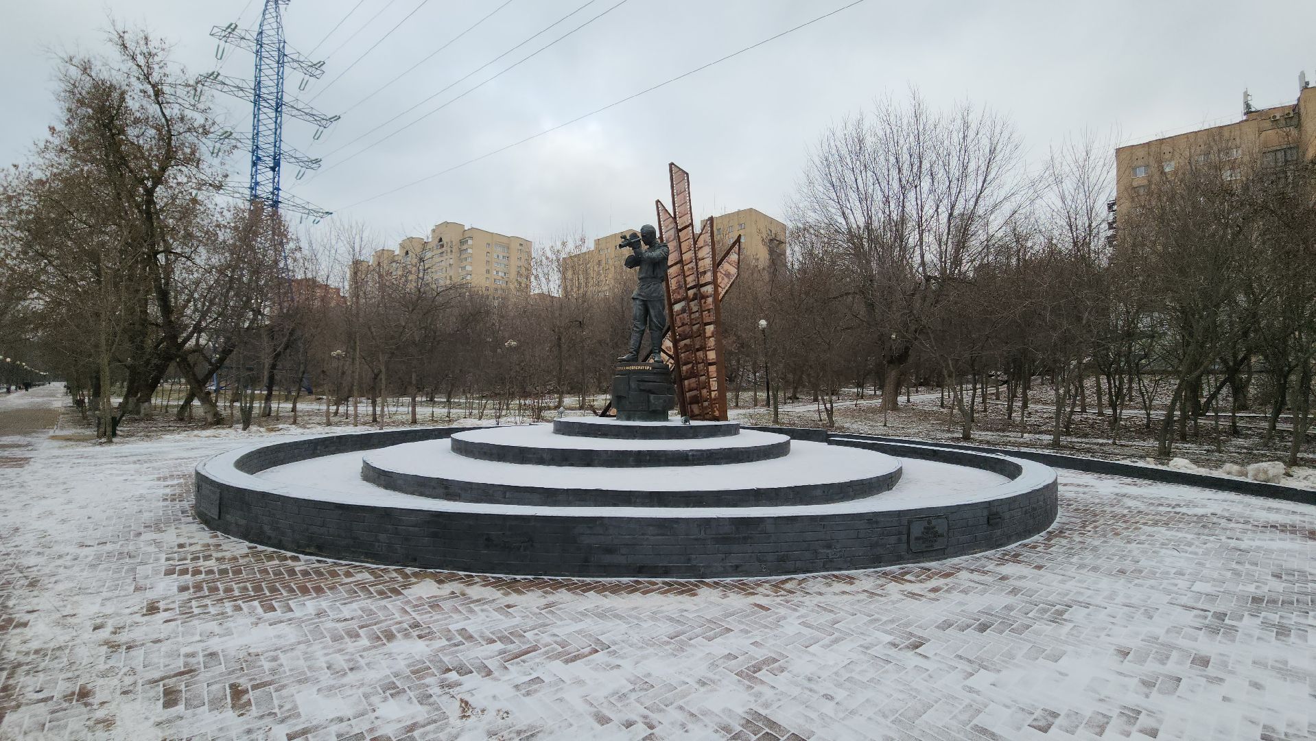 вертикакли, красногорск, памятник кинооператору, 80 - летие победы,