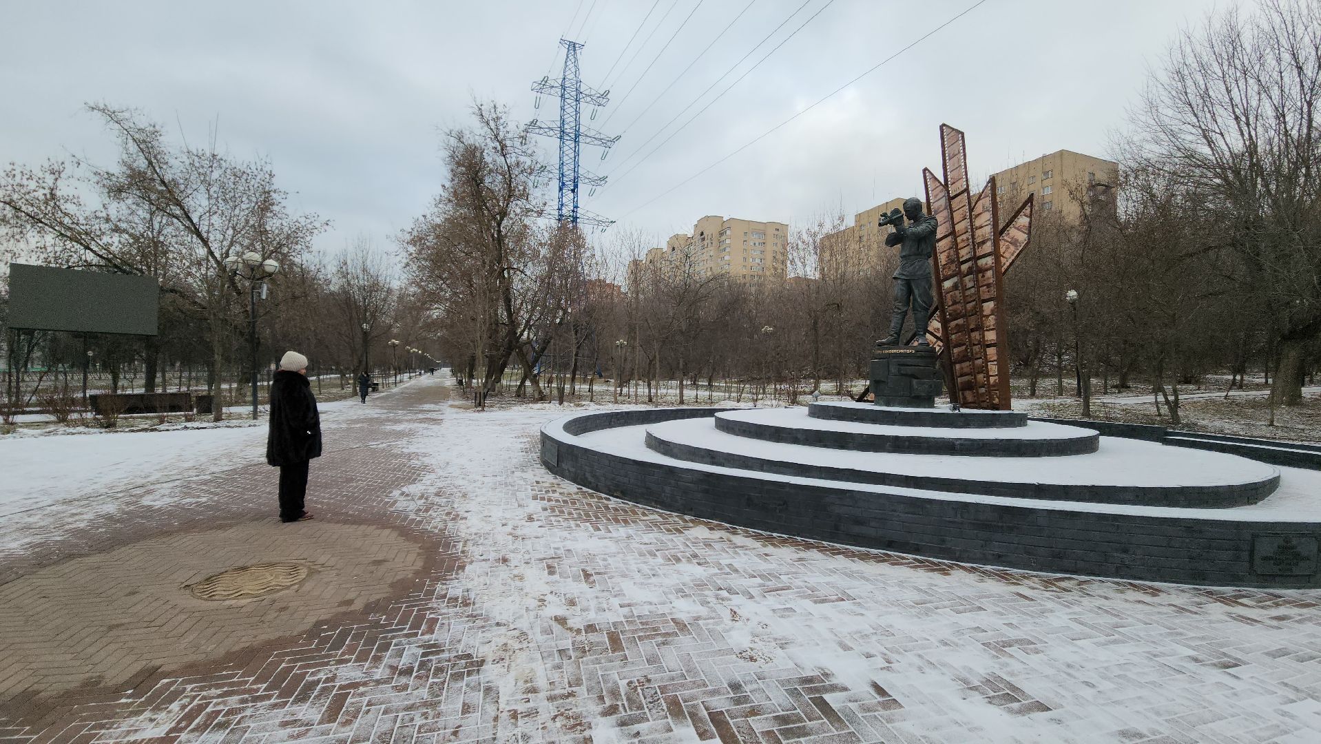 вертикакли, красногорск, памятник кинооператору, 80 - летие победы,