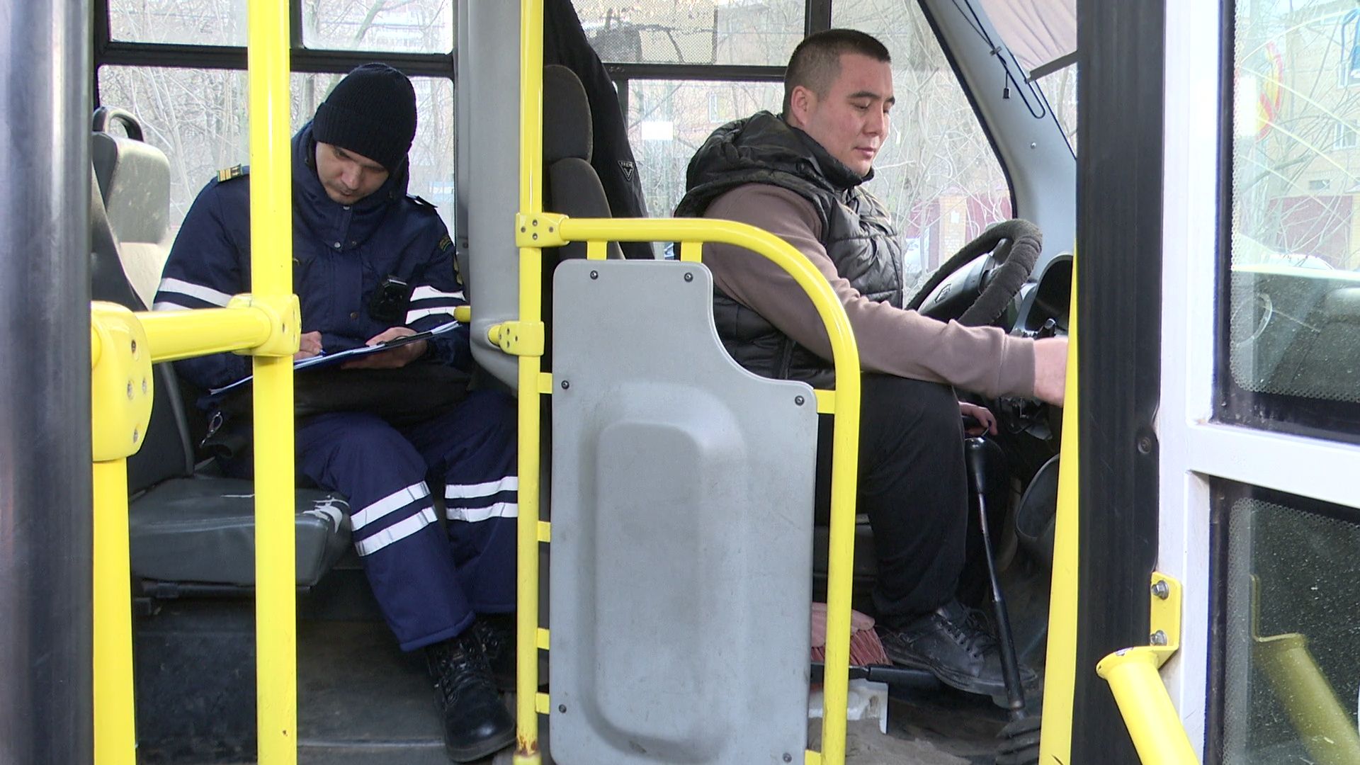 реутов, вертикалки, транспорт, проверка автобусов, оплата наличными, карта стрелка, карта тройка, банковская карта,