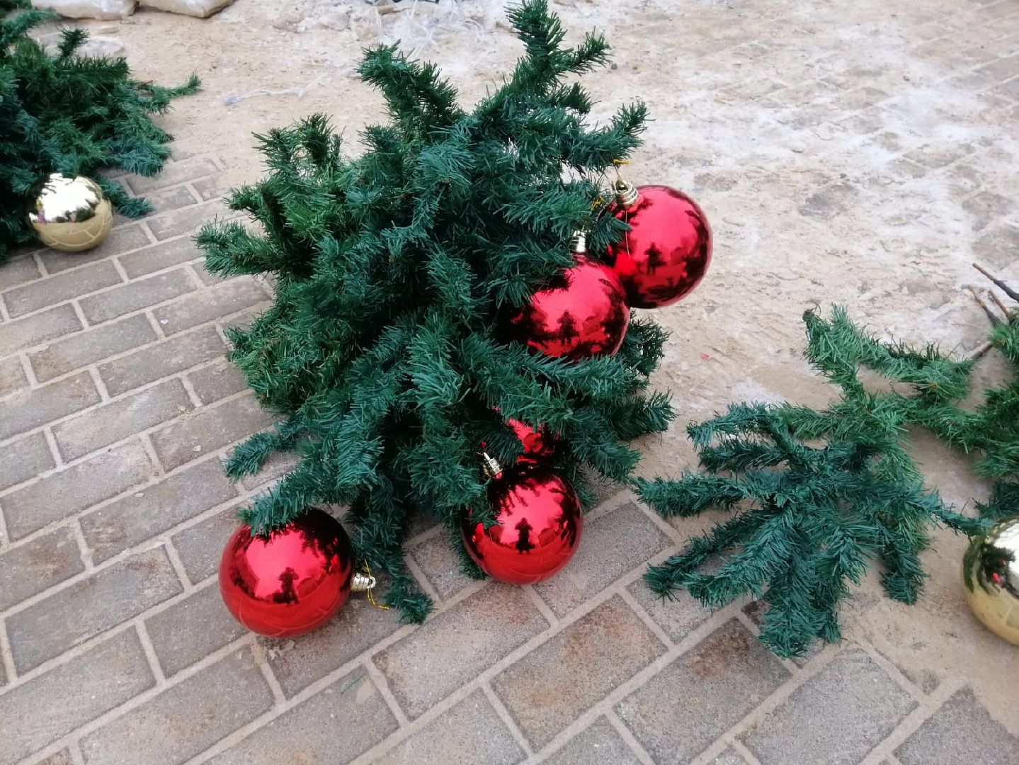 городской округ восход, центральная площадь, демонтаж новогодней елки, благоуйстройство, вертикалки,