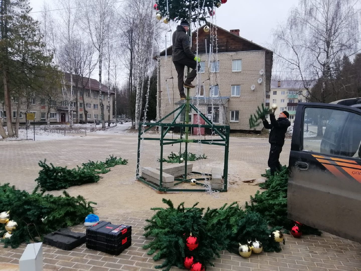 городской округ восход, центральная площадь, демонтаж новогодней елки, благоуйстройство, вертикалки,