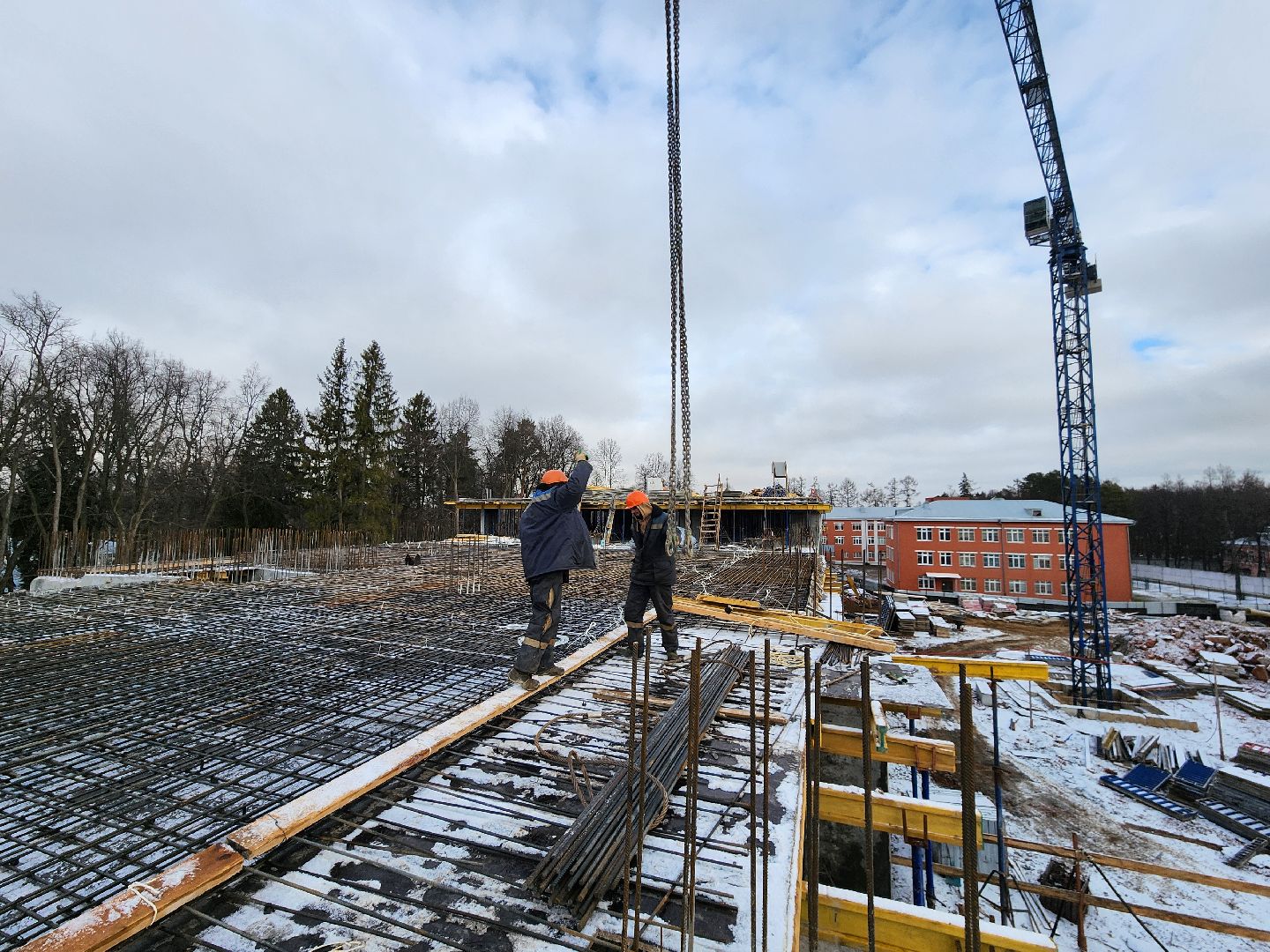 Чехов, поселок Мещерское, психбольница, новый лечебный корпус, строительство, реконструкция, опалубка, вертикалка,