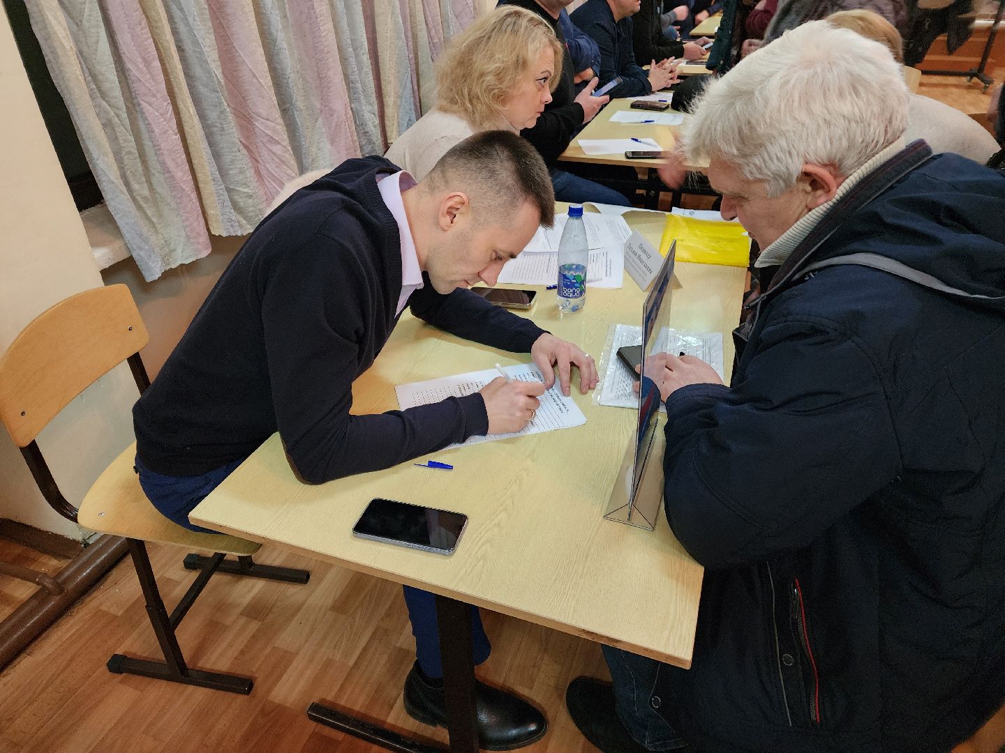 Чехов, выездная администрация, встречи с жителями, обращения граждан, деревня Дубинино, подъездная дорога, улицы Нижняя и Заречная, освещение, уличные фонари, благоустройство, содержание дорог,