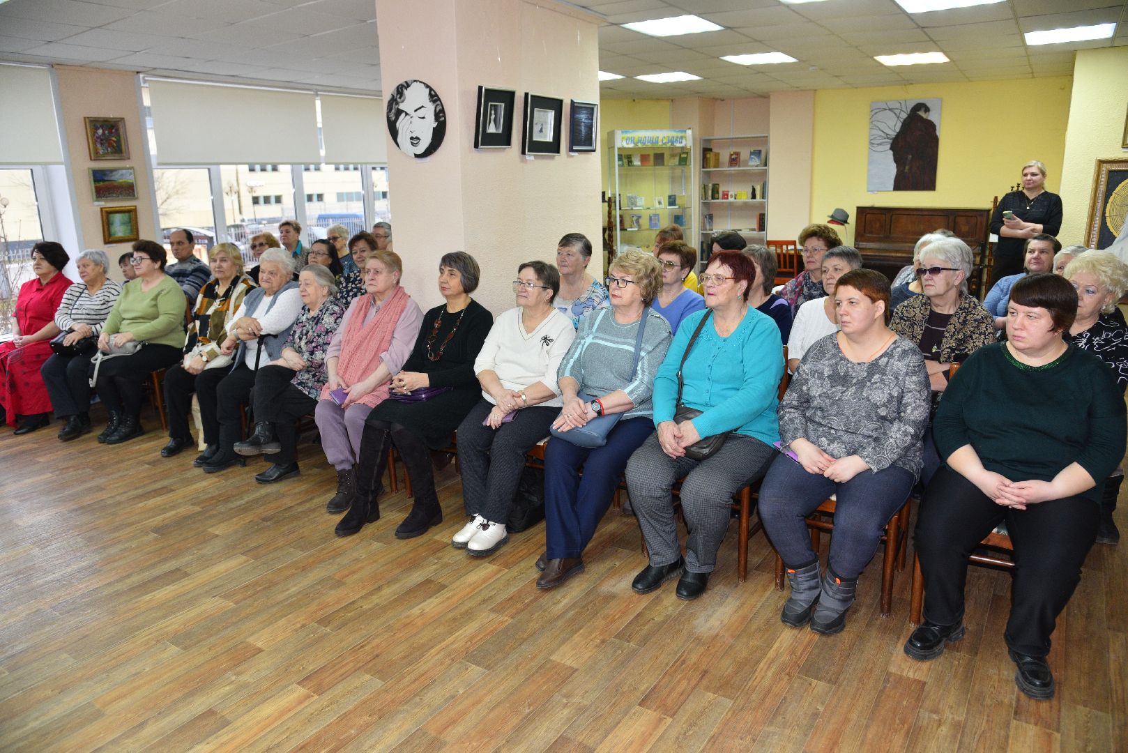 лотошино, лотошинская библиотека, выставка, искусство,