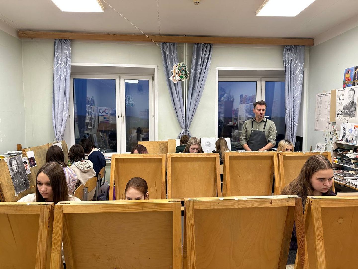 художественная выставка, сво, вов,