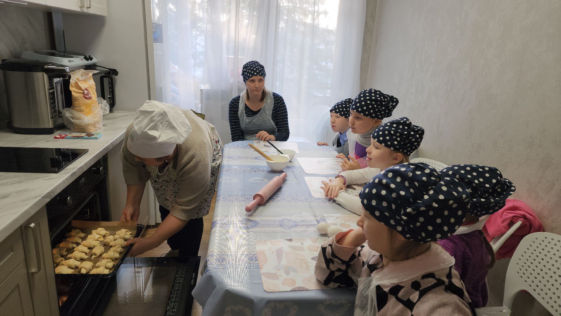 ивантеевка, пушкинский, центр социального обслуживания, дети, дети с овз, выпечка, кухня, мастер-класс для детей, инвалиды, вертикалки,