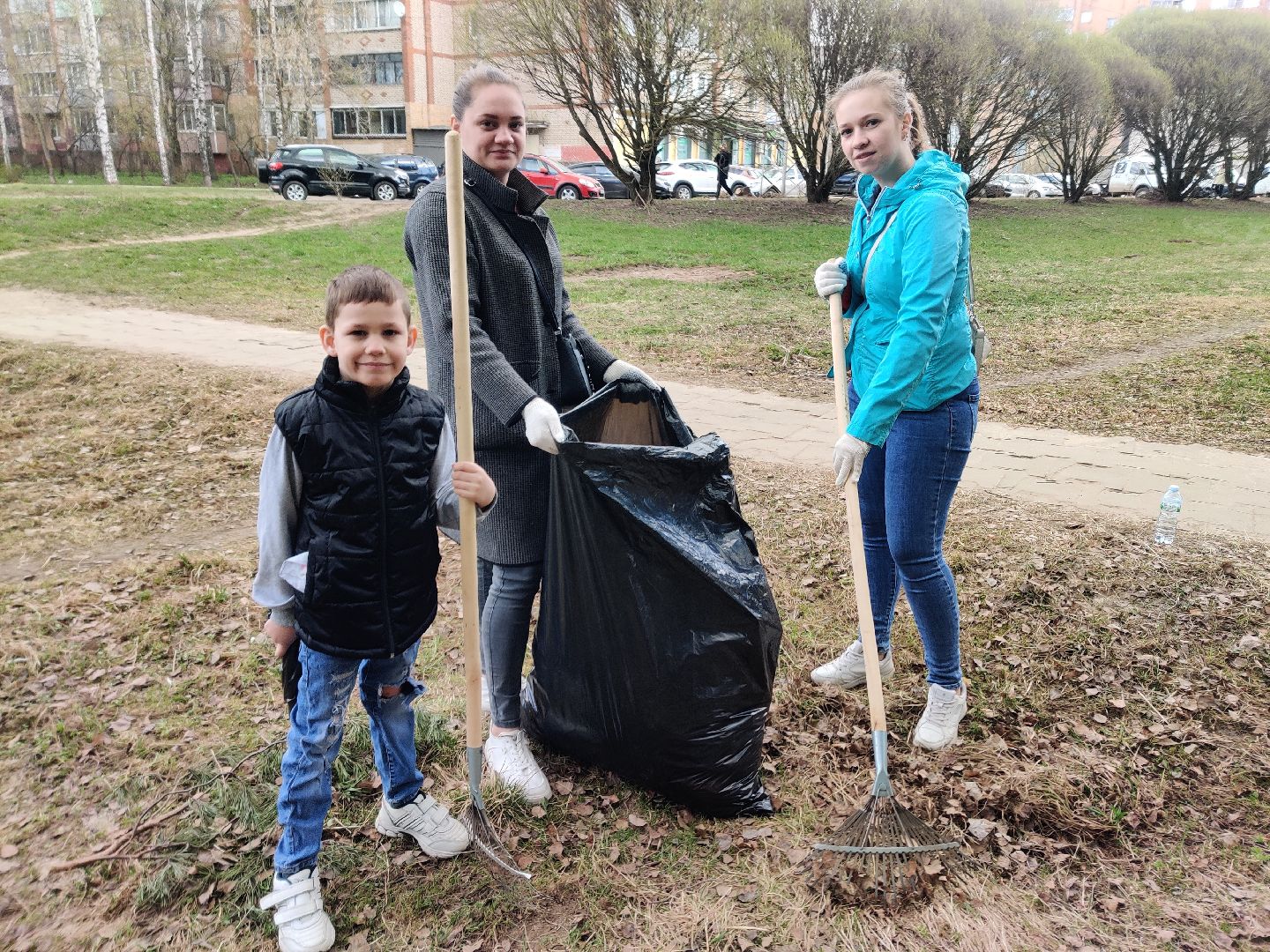 Красноармейск, Пушкинский, субботник, бульвар Зубова, люди