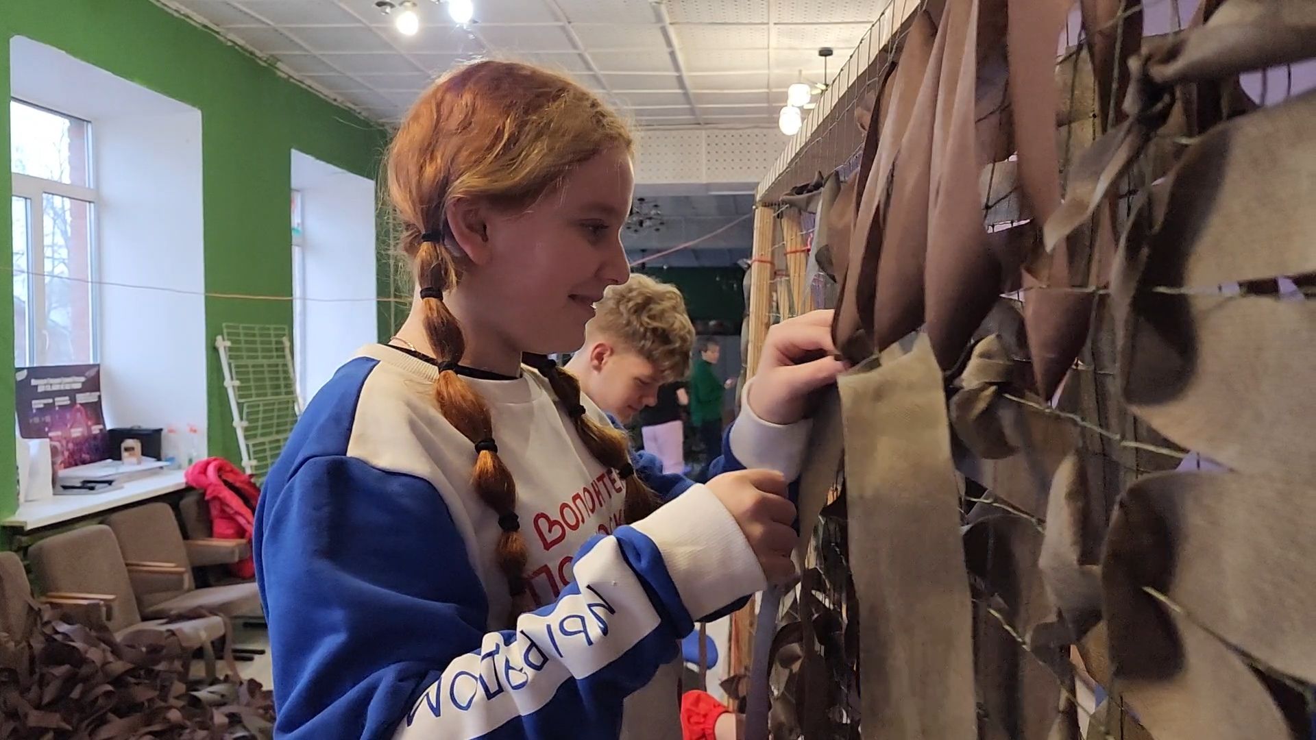 вертикалки, Волонтерская рота Боевого Братства, Плетение масксетей, Плетение тактических браслетов, Изготовление окопных свечей, волонтеры подмосковья,