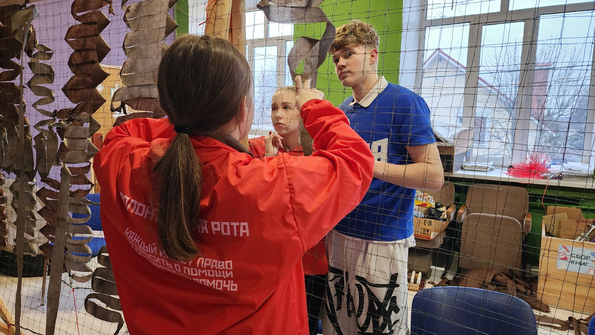 вертикалки, Волонтерская рота Боевого Братства, Плетение масксетей, Плетение тактических браслетов, Изготовление окопных свечей, волонтеры подмосковья,