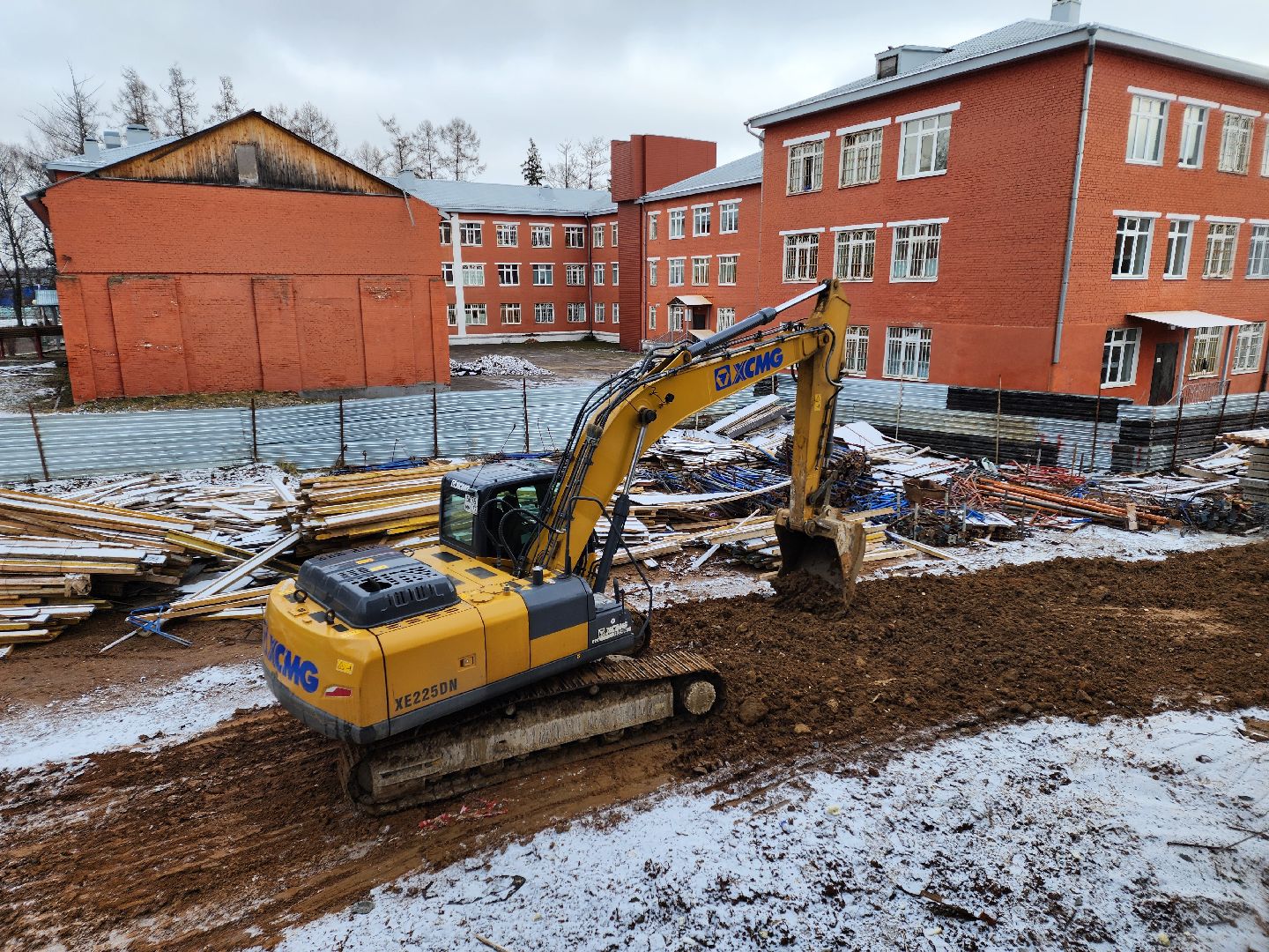 Чехов, поселок Мещерское, психиатрическая больница, лечебный корпус, строительство, реконструкция, временные дороги, обратная засыпка, прокладка дорог, дорожные работы, земляные работы, вертикалки,