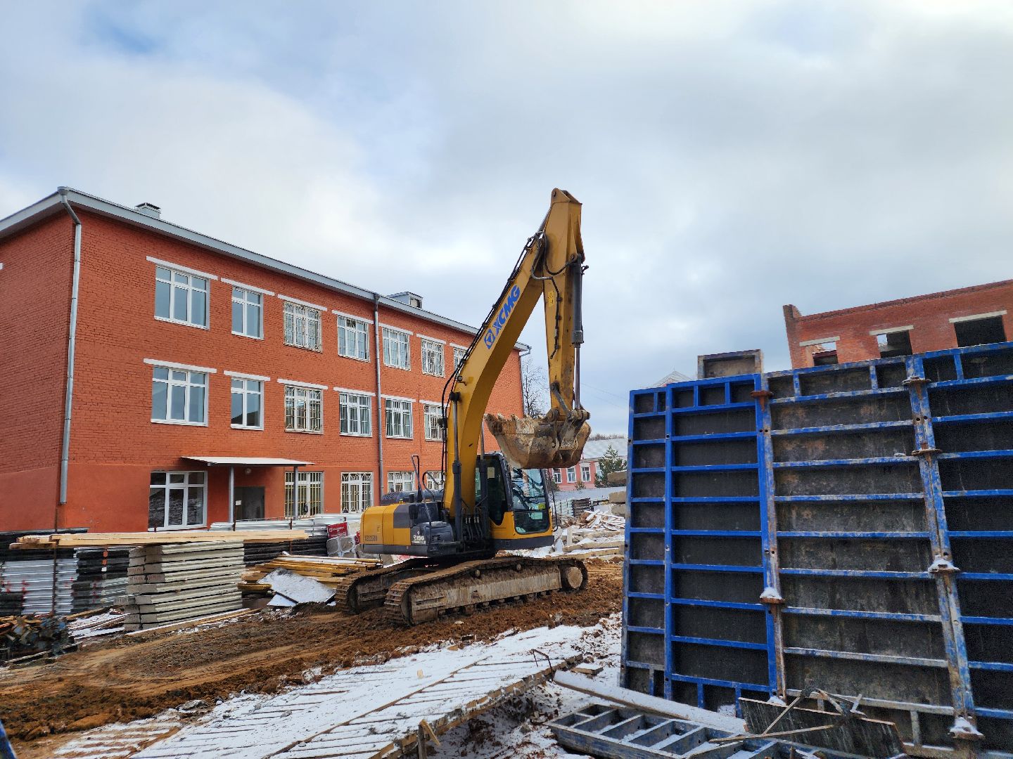 Чехов, поселок Мещерское, психиатрическая больница, лечебный корпус, строительство, реконструкция, временные дороги, обратная засыпка, прокладка дорог, дорожные работы, земляные работы, вертикалки,