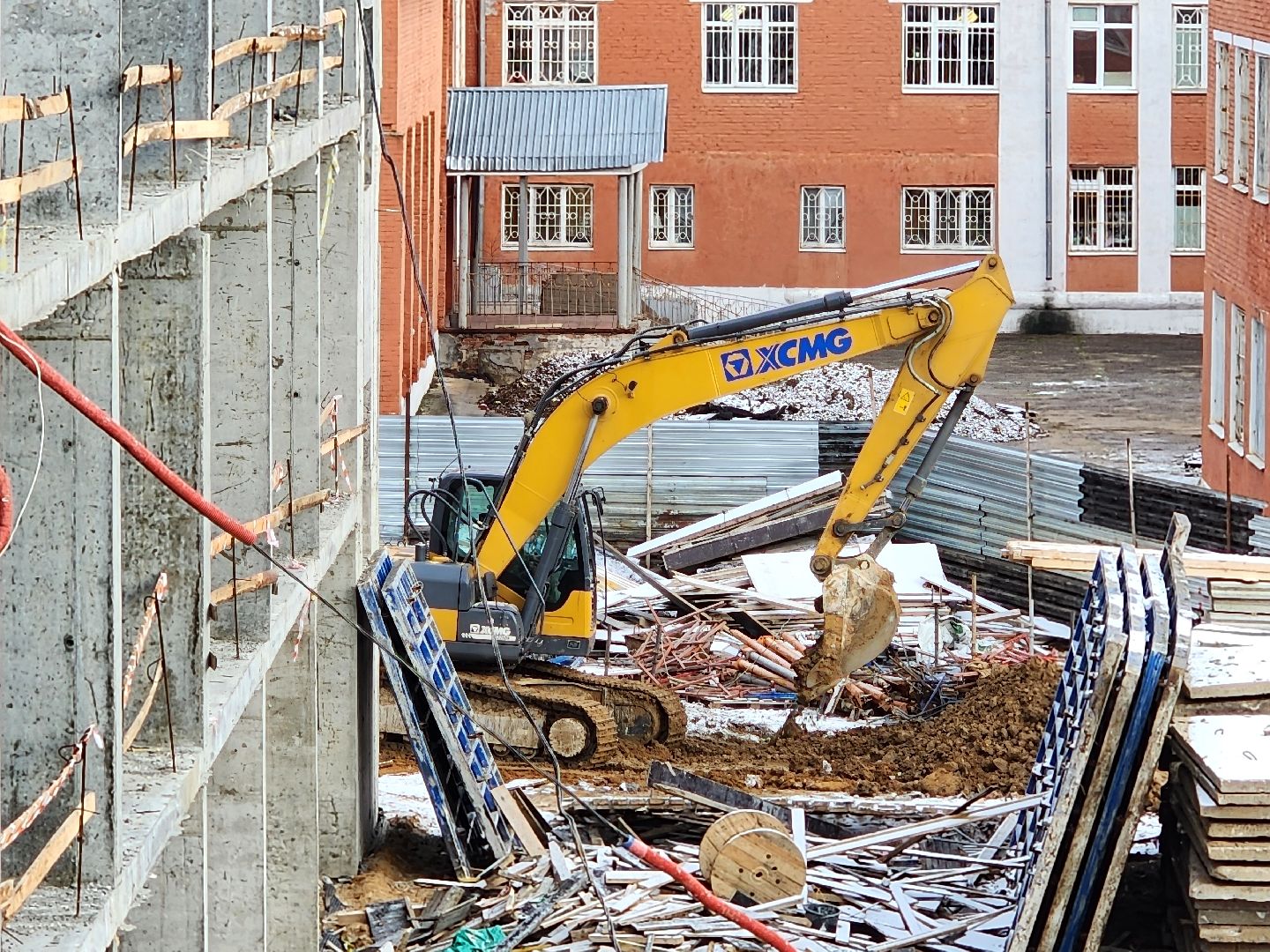 Чехов, поселок Мещерское, психиатрическая больница, лечебный корпус, строительство, реконструкция, временные дороги, обратная засыпка, прокладка дорог, дорожные работы, земляные работы, вертикалки,