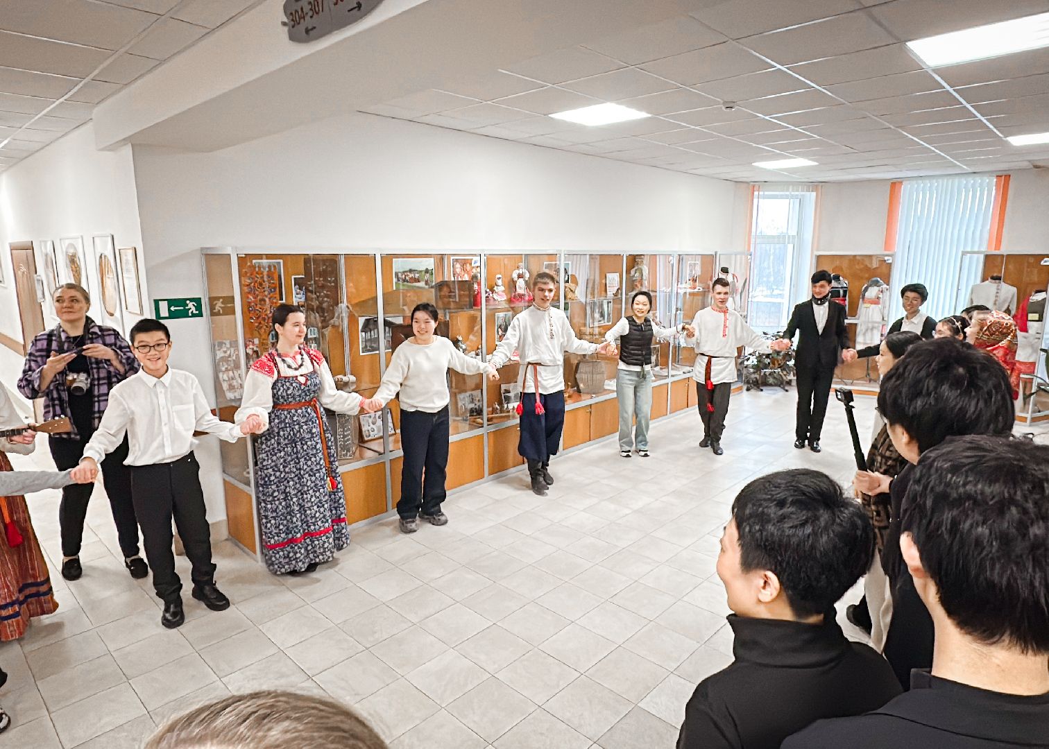 Клин, общество, культура, образование, Китай, музыканты, Подмосковье, вертикалки,