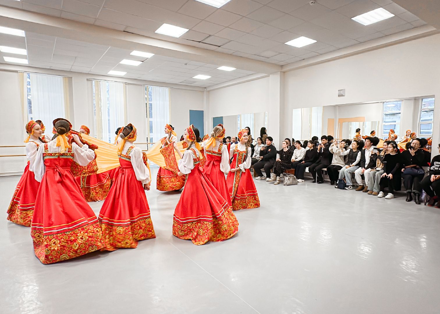 Клин, общество, культура, образование, Китай, музыканты, Подмосковье, вертикалки,