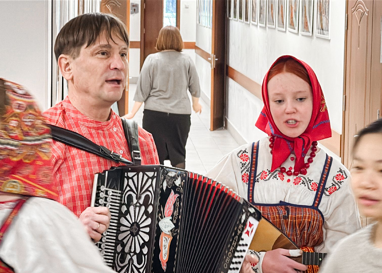 Клин, общество, культура, образование, Китай, музыканты, Подмосковье, вертикалки,