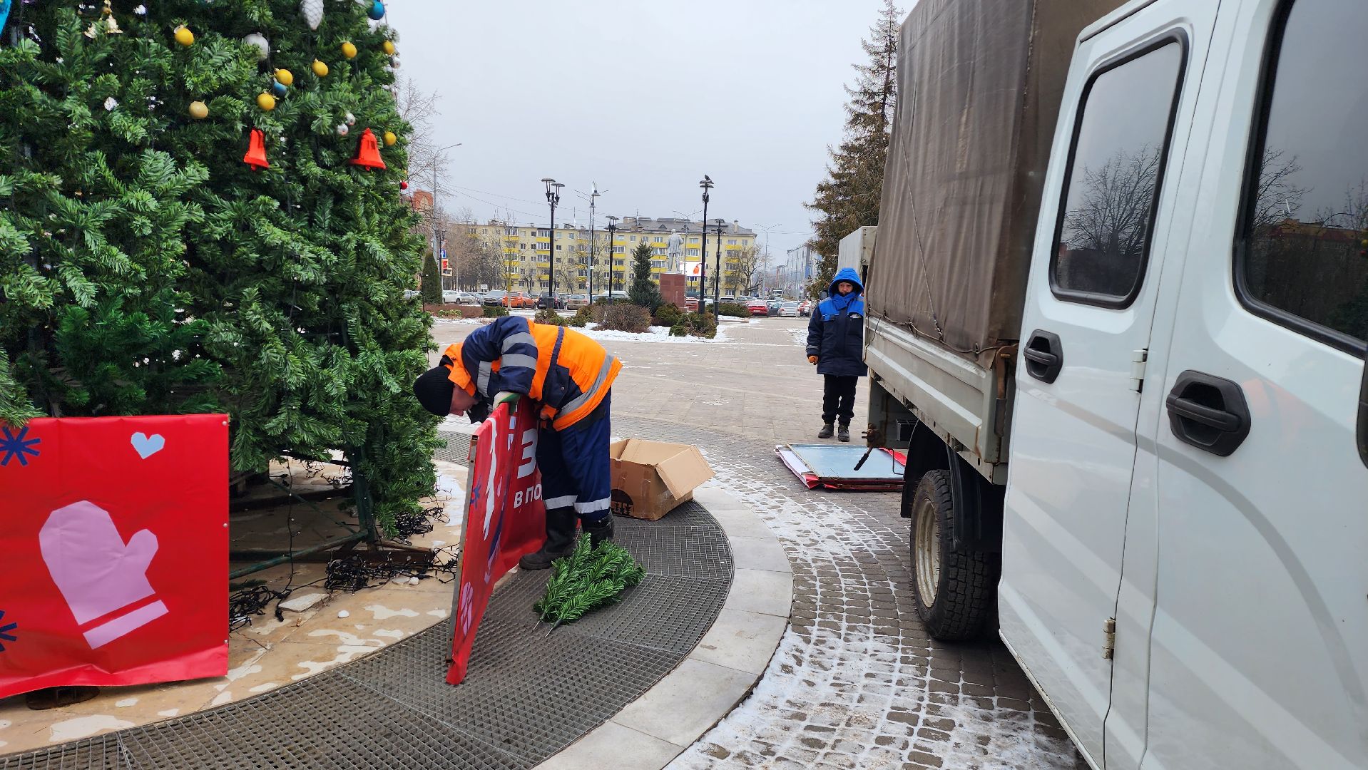 истра, благоустройство, демонтаж елок, вертикалки,