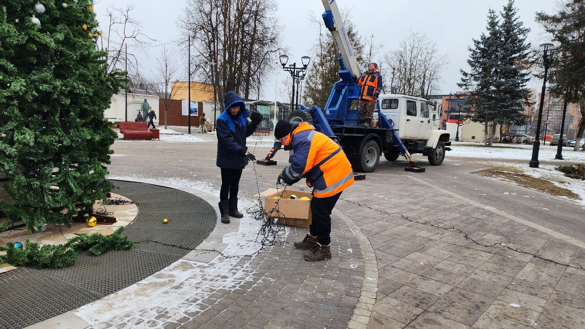 истра, благоустройство, демонтаж елок, вертикалки,