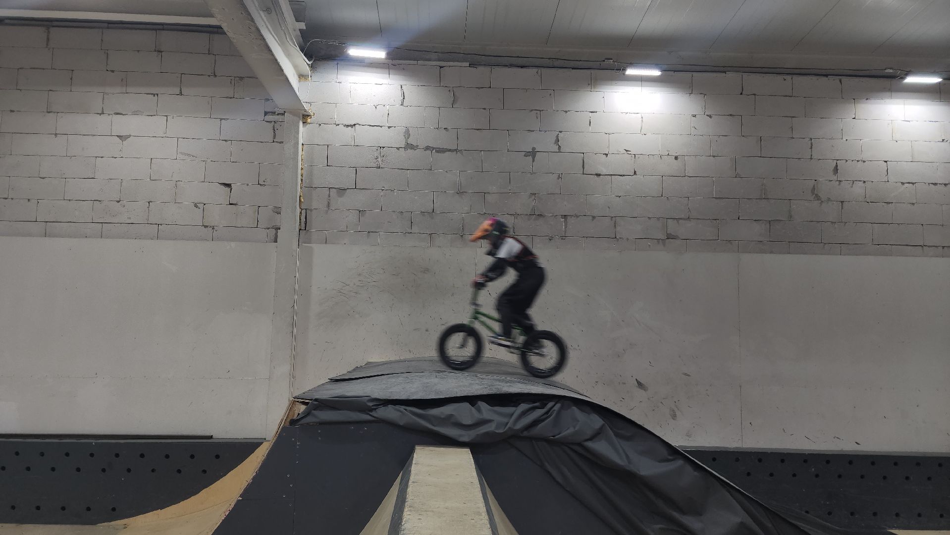 рекорд, книга рекордов, мировой рекорд, семилетний рекордсмен, мальчик, ребенок, bmx, экстрим,