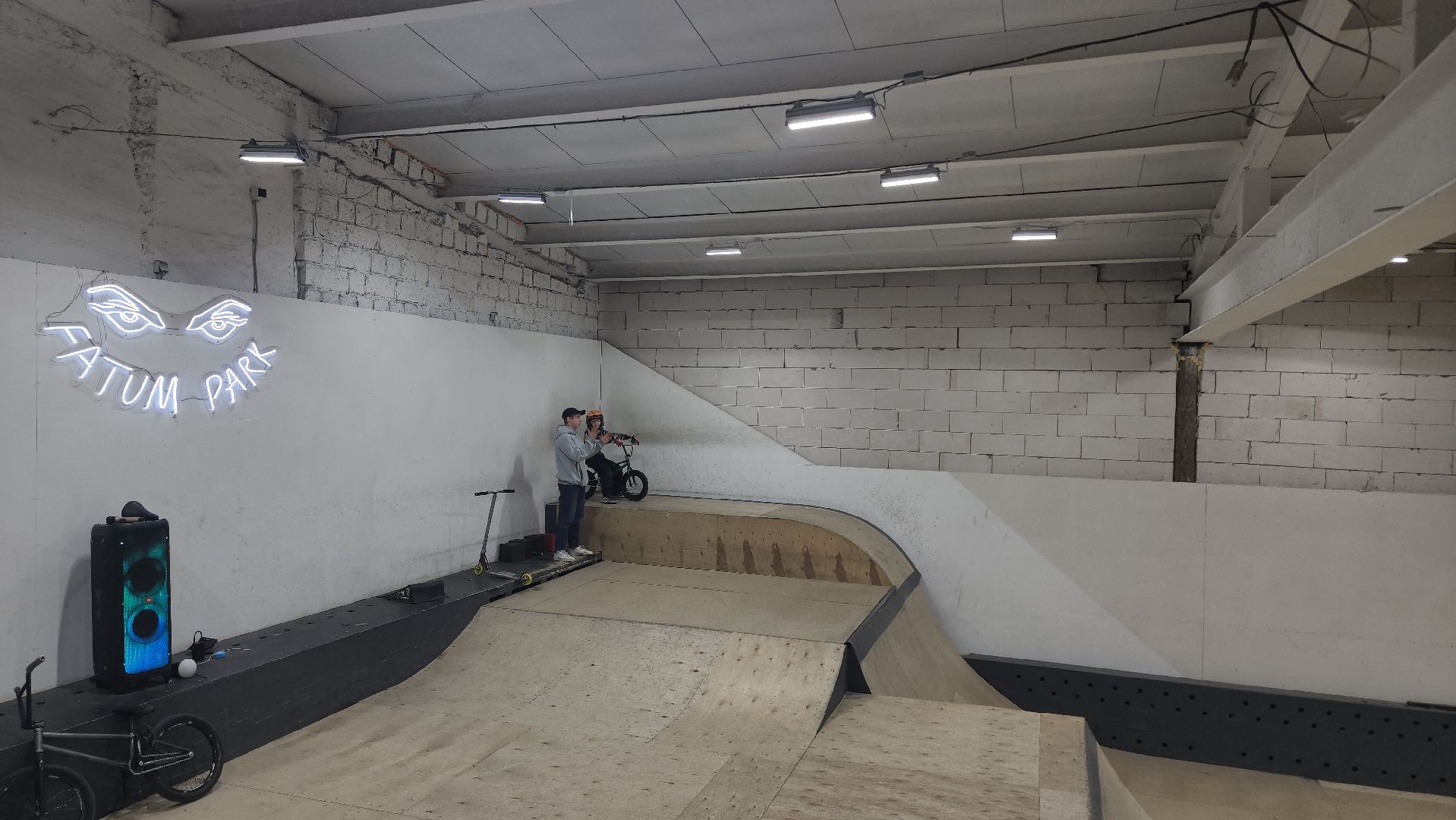 рекорд, книга рекордов, мировой рекорд, семилетний рекордсмен, мальчик, ребенок, bmx, экстрим,