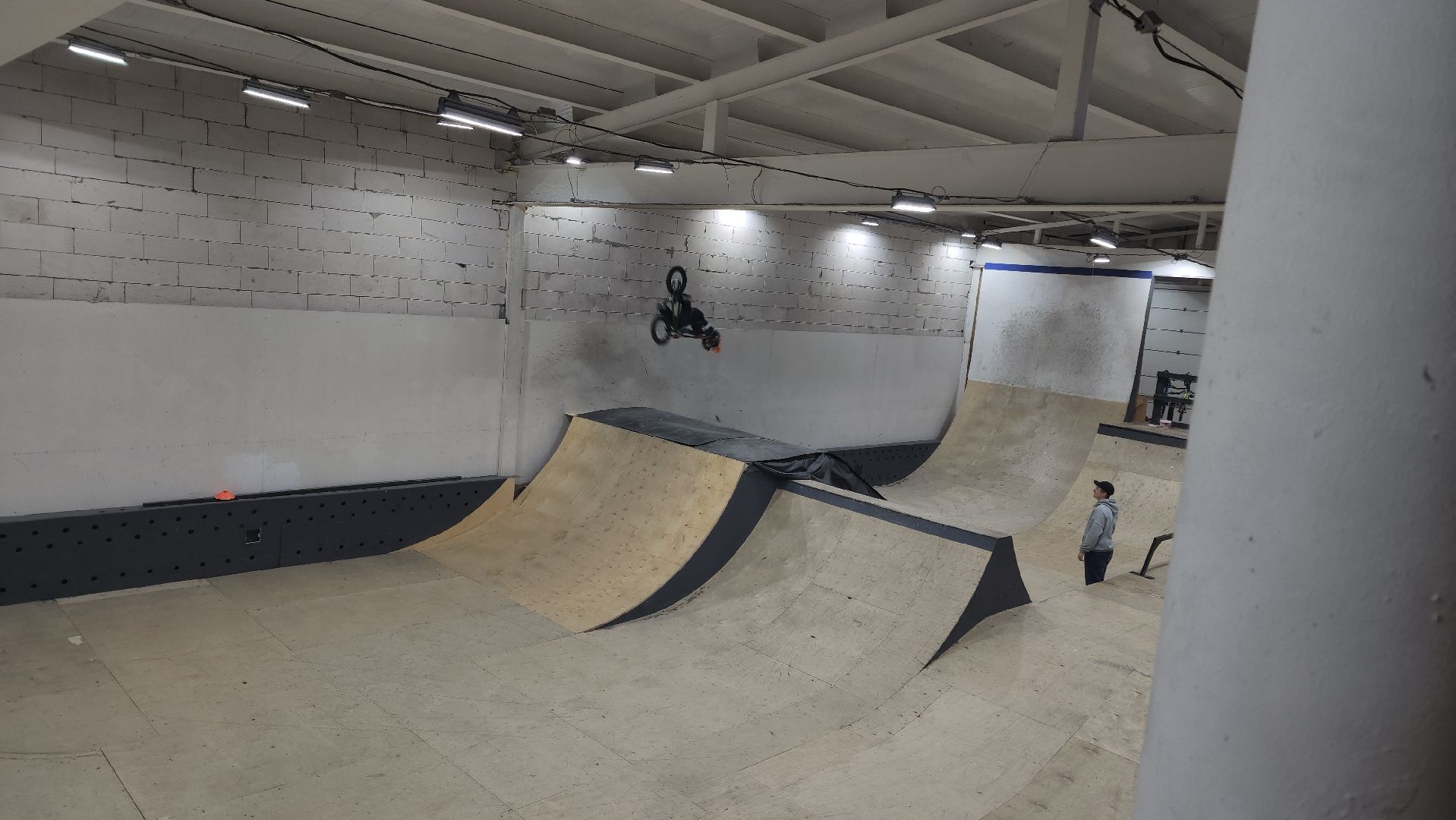 рекорд, книга рекордов, мировой рекорд, семилетний рекордсмен, мальчик, ребенок, bmx, экстрим,