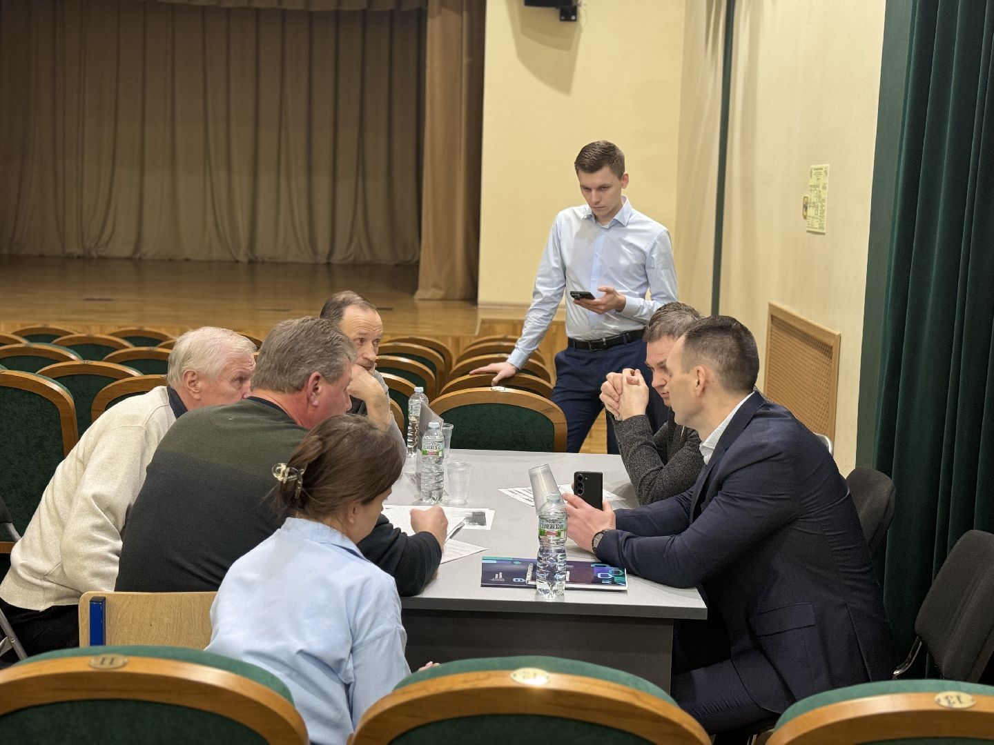 Выездная администрация, Поселок Петровское, ленинский го, Жители,