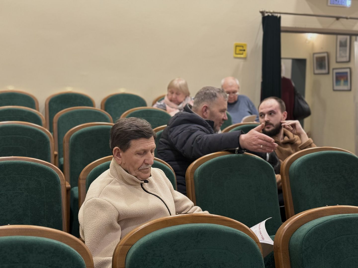 Выездная администрация, Поселок Петровское, ленинский го, Жители,