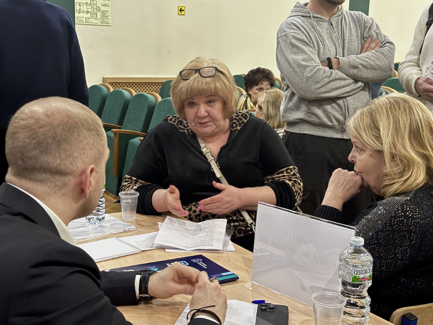 Выездная администрация, Поселок Петровское, ленинский го, Жители,