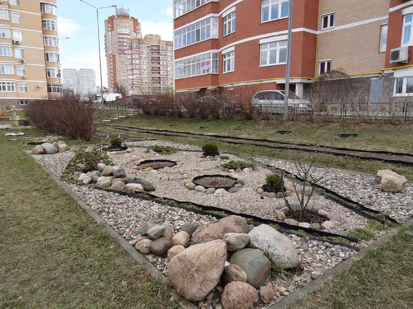 Балашиха, субботник, благоустройство, Заречная 43,44, ТСН Любимый дом, придомовая территория, уборка, содержание и эксплуатация жилых зданий