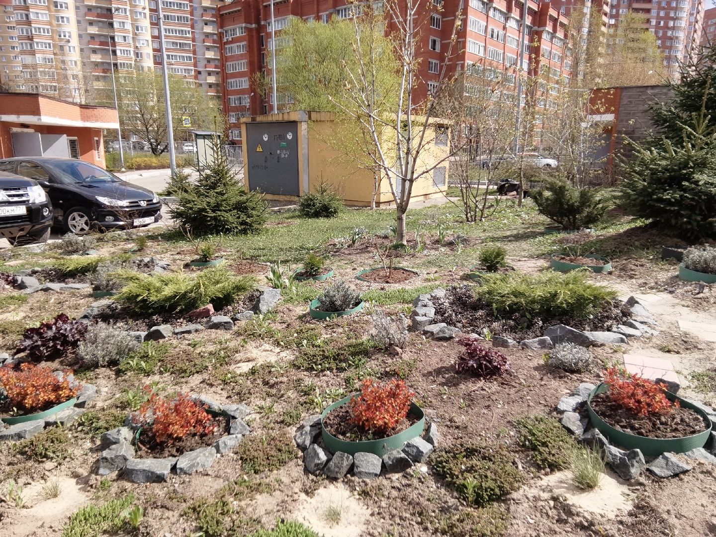 Балашиха, субботник, благоустройство, Заречная 43,44, ТСН Любимый дом, придомовая территория, уборка, содержание и эксплуатация жилых зданий