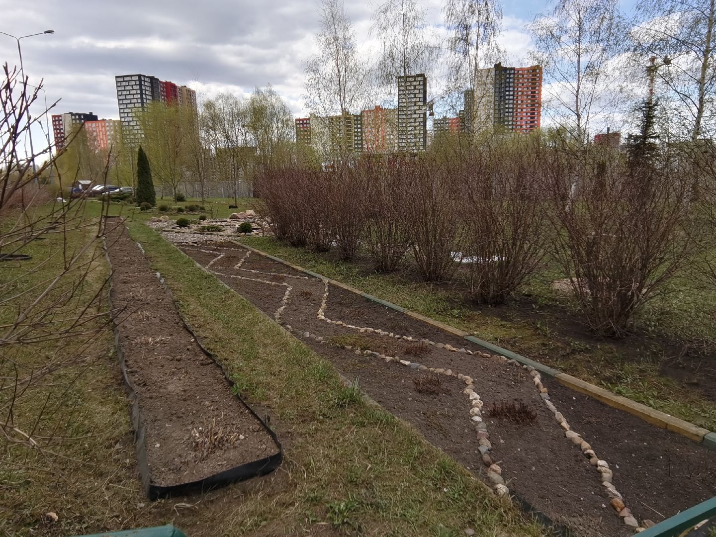 Балашиха, субботник, благоустройство, Заречная 43,44, ТСН Любимый дом, придомовая территория, уборка, содержание и эксплуатация жилых зданий