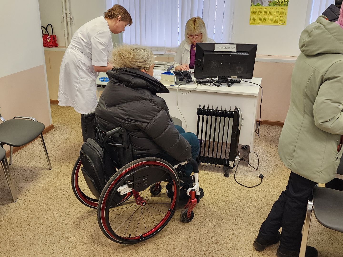 Чехов, Чеховская больница, взрослая поликлиника, улица Пионерская 2, кабинет для маломобильных граждан, пациенты с ограниченными возможностями здоровья, врачи узких специализаций, анализы,