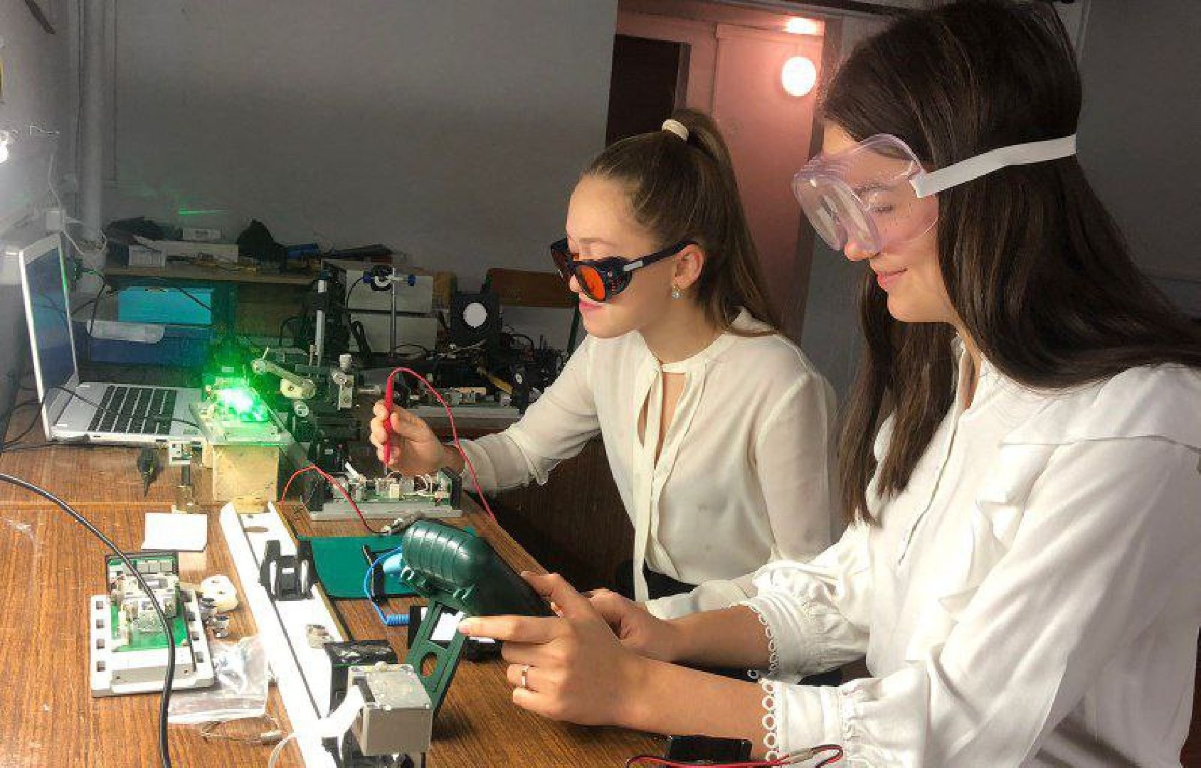 вертикалки, Дети, Школа имени Тимофеева, Лазерная лаборатория в школе Бронниц,