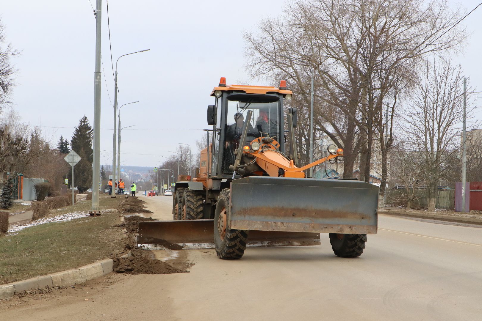 мосавтодор, серебряные пруды, улица ленина, дорожные работы, уборка прибордюрной территории,