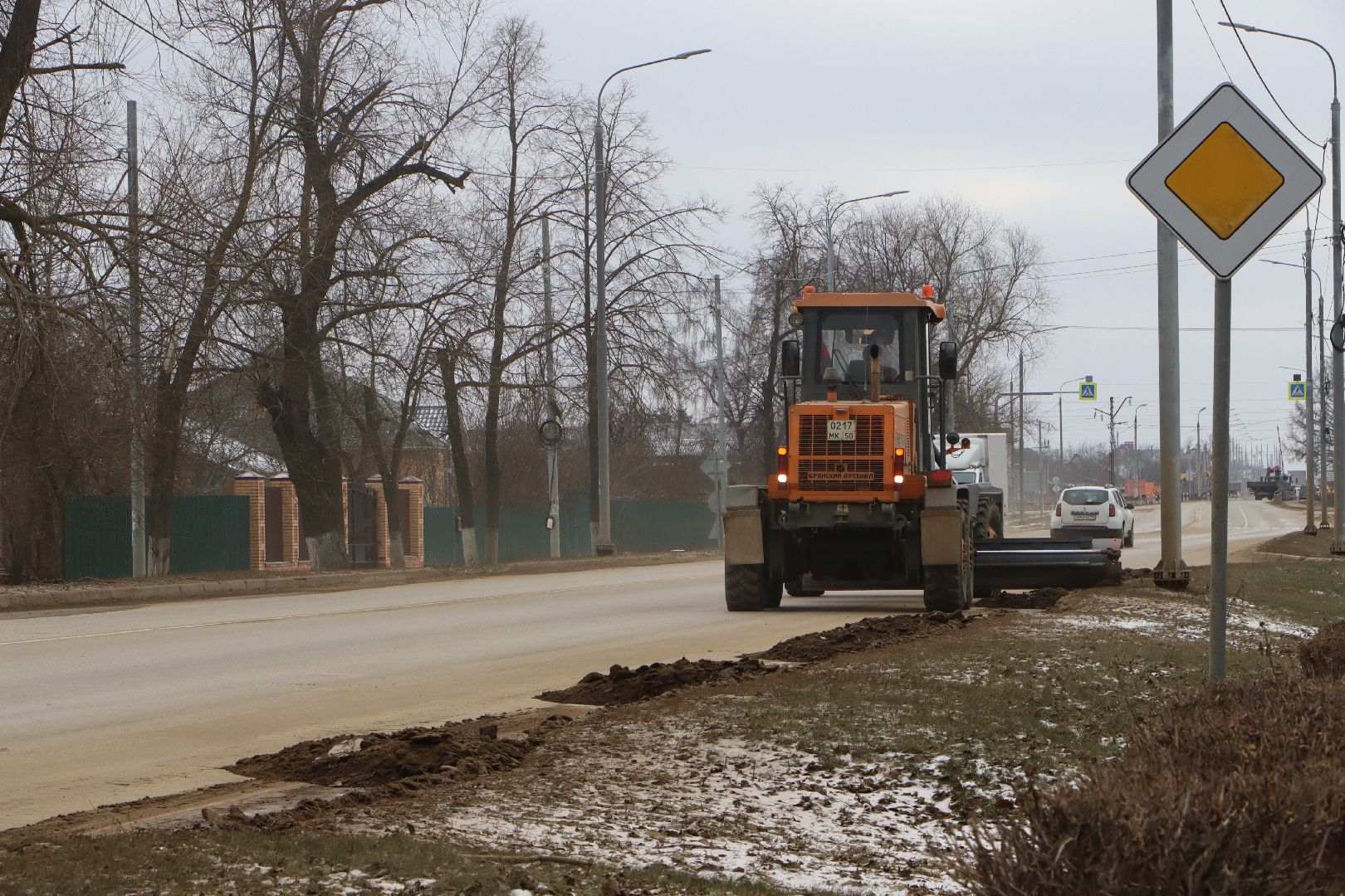 мосавтодор, серебряные пруды, улица ленина, дорожные работы, уборка прибордюрной территории,
