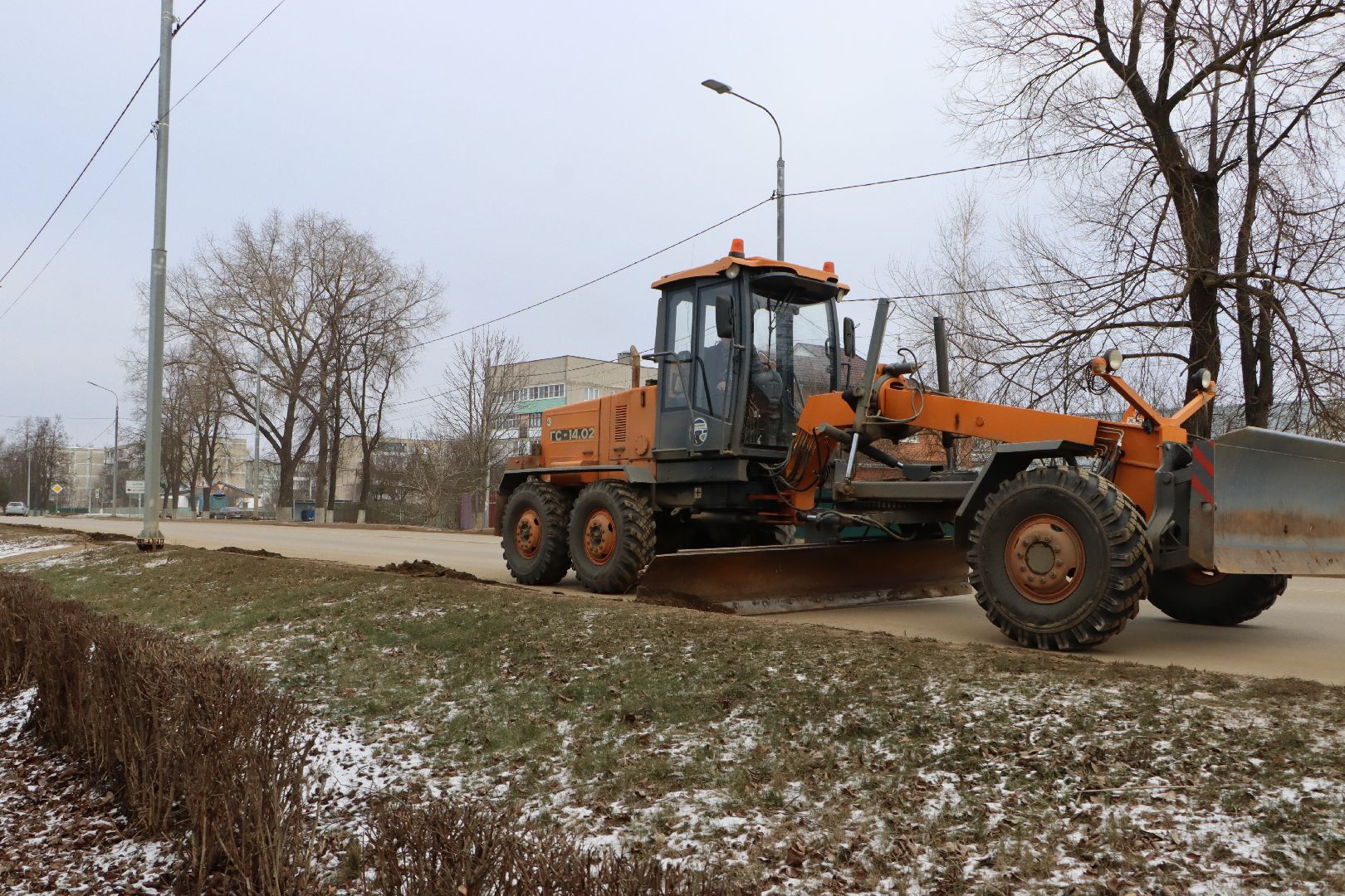 мосавтодор, серебряные пруды, улица ленина, дорожные работы, уборка прибордюрной территории,