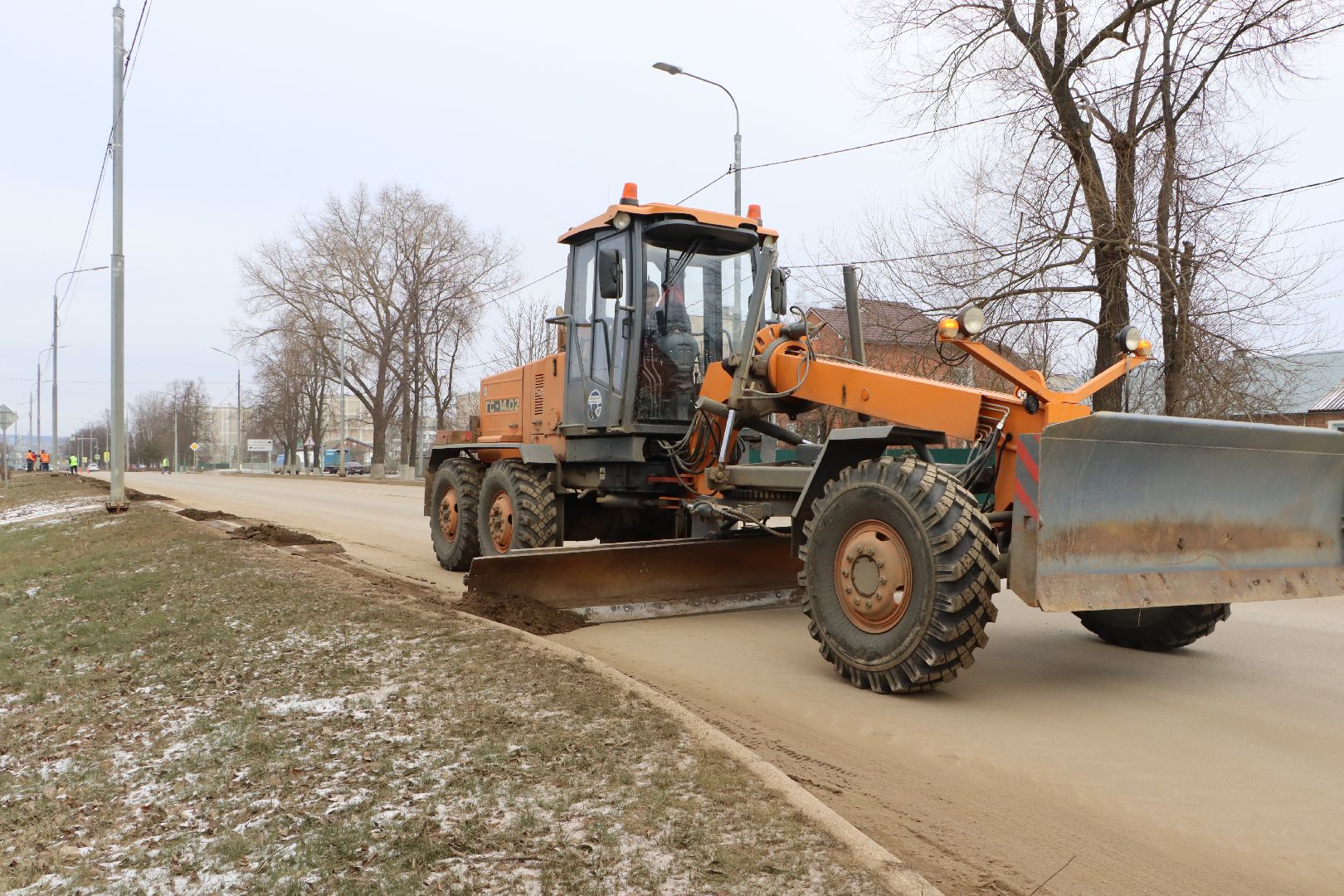 мосавтодор, серебряные пруды, улица ленина, дорожные работы, уборка прибордюрной территории,