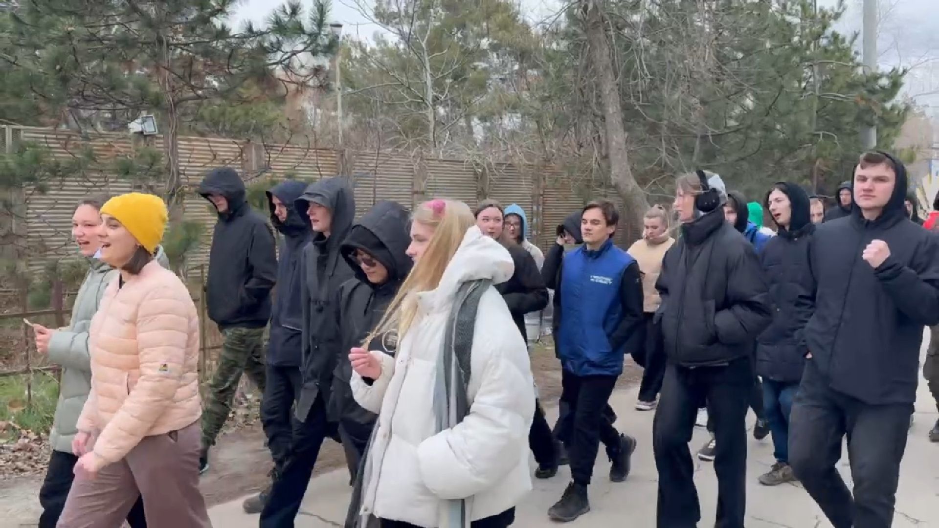 вертикалки, волонтеры подмосковья помогают в анапе, Волонтеры из Бронниц в Анапе,