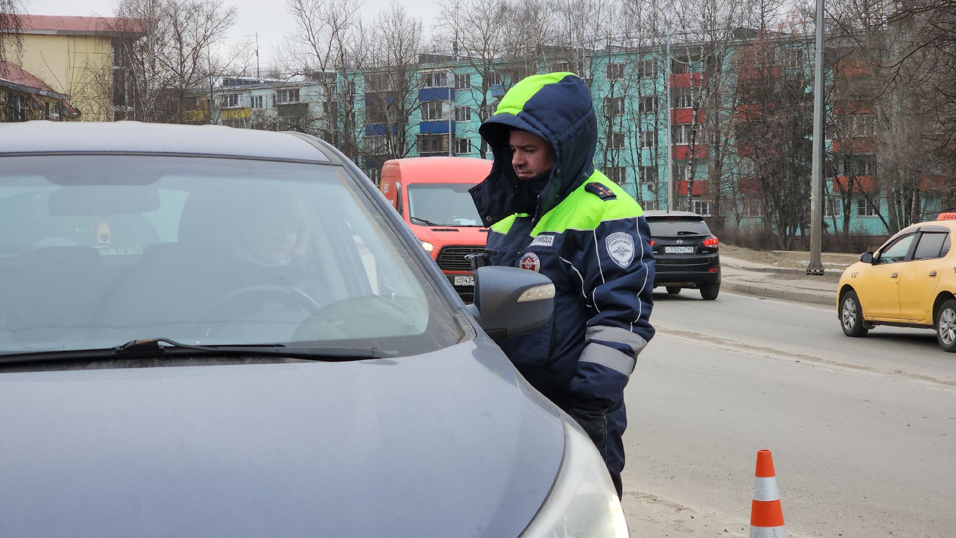 госавтоинспекция, Лобня, Ребнок в машине, вертикалки,