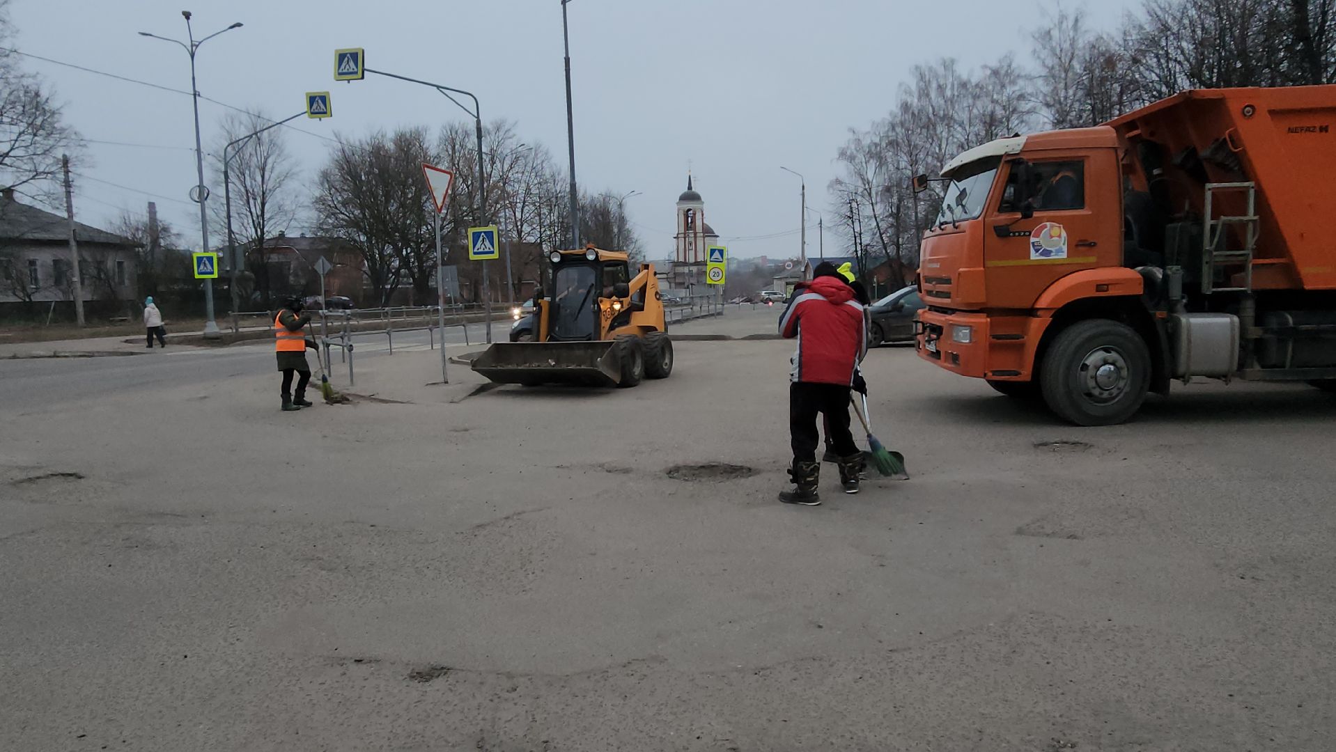 серпухов, площадь 49-й армии, улица чернышевского, комбинат благоустройства, уборка дорог, вертикалки,