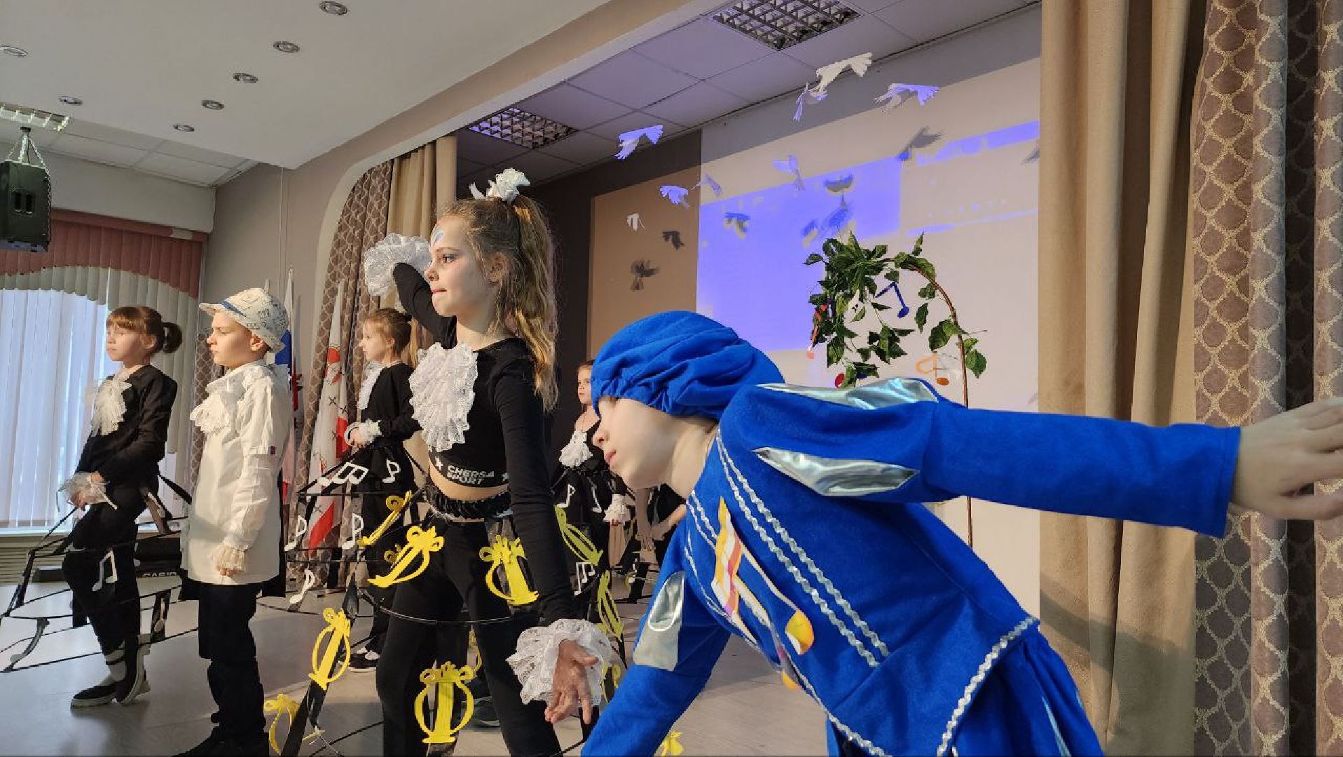 Дмитров, Григорий Гладков, Театр Важные люди,