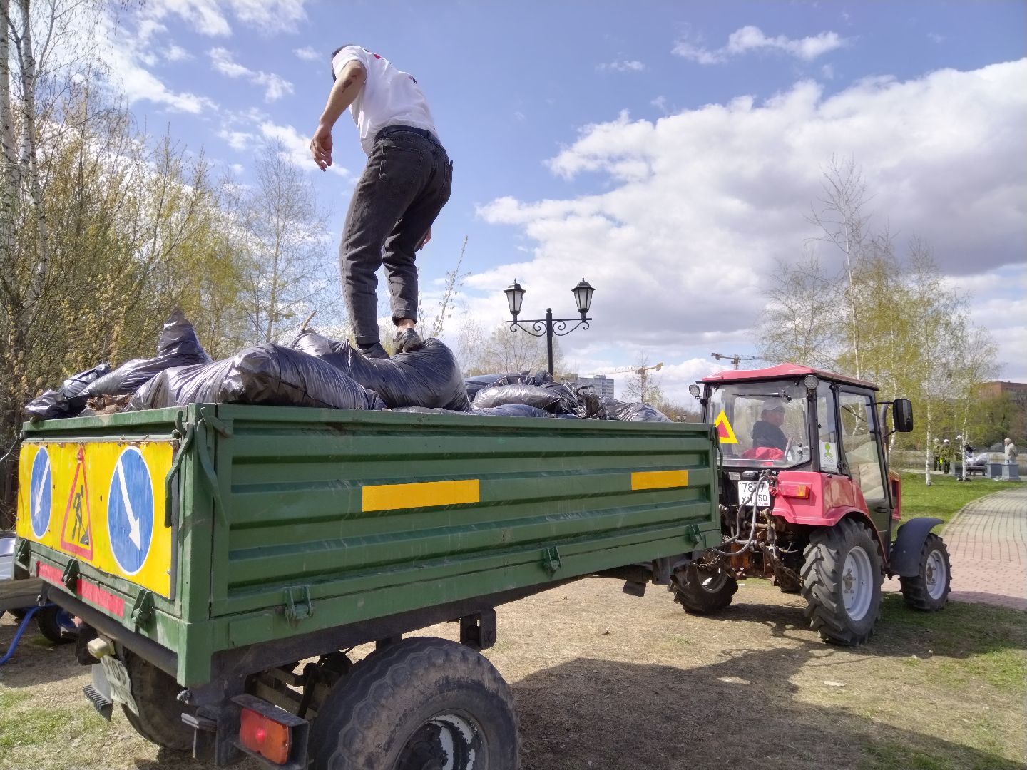 субботник, Мытищи, трактор, техника