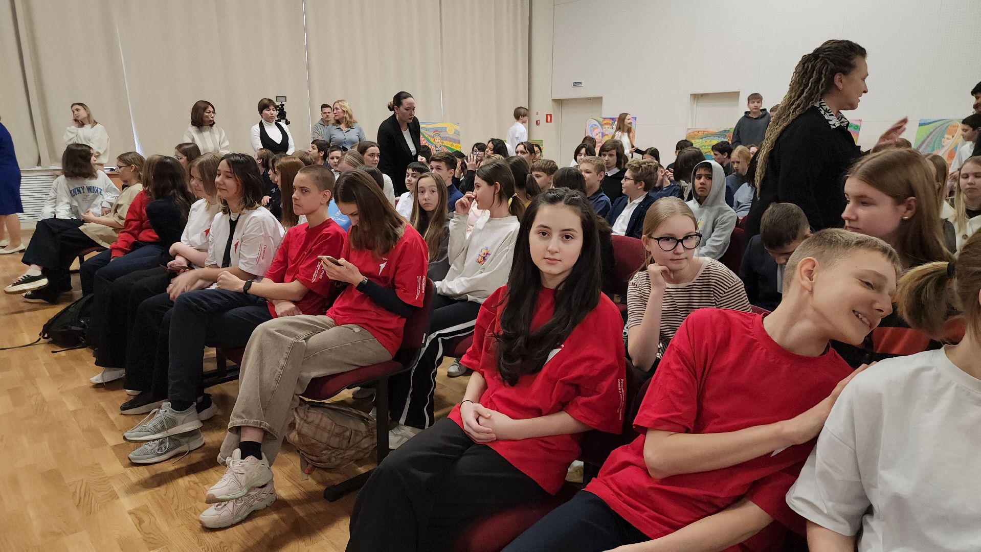 Художница, Истра, Школа,Картины,