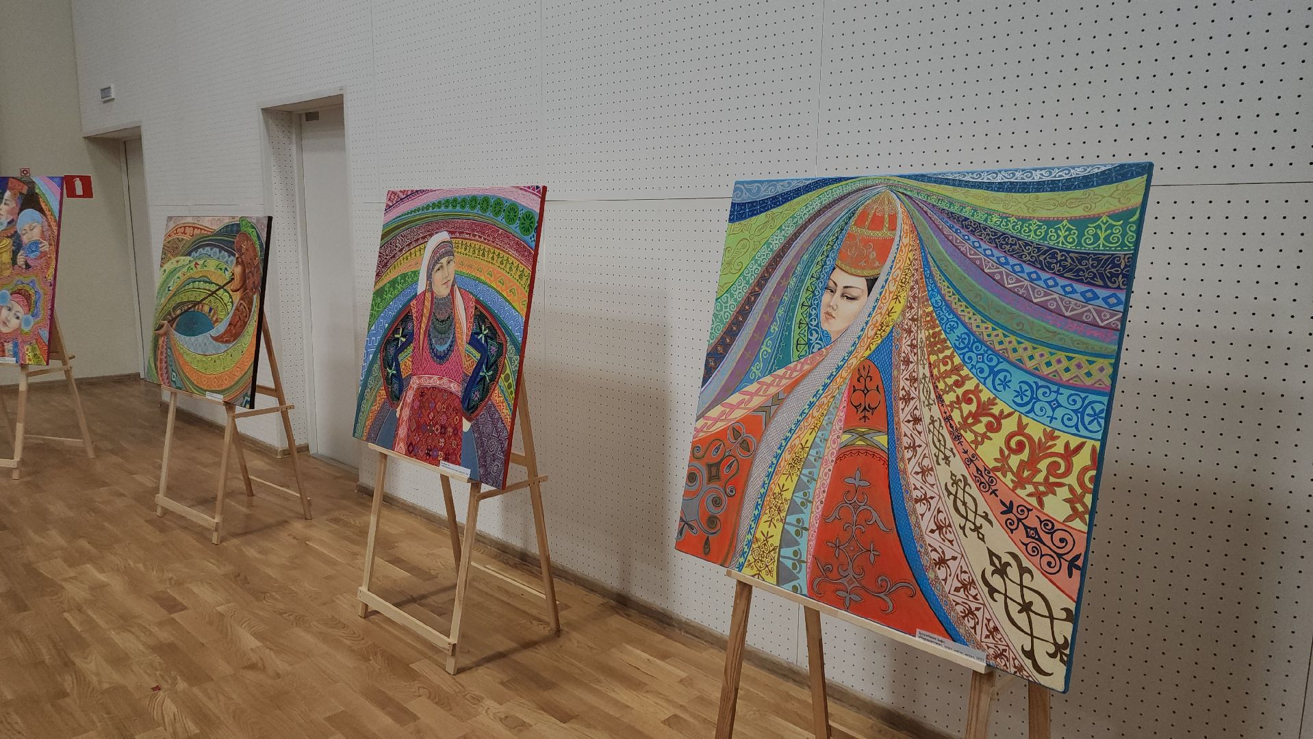 Художница, Истра, Школа,Картины,