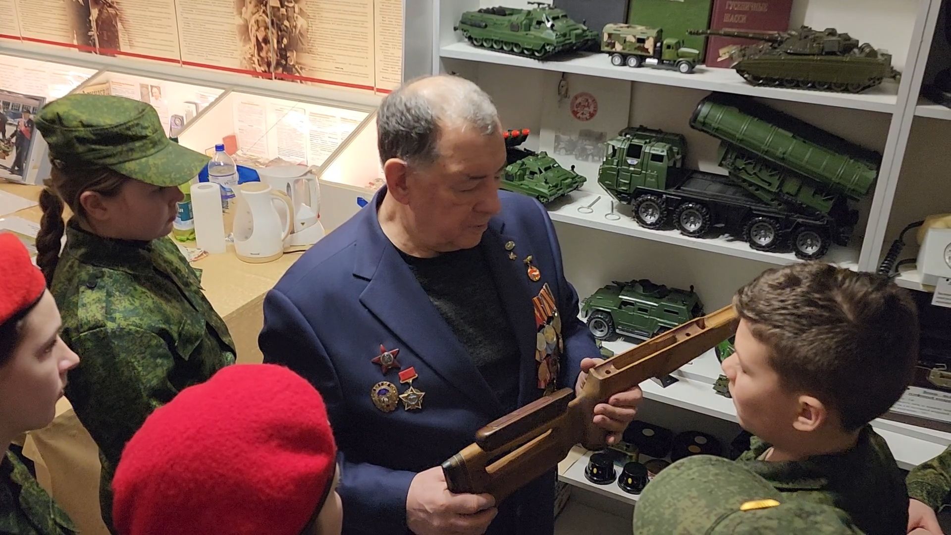 вертикалки, Ветеран Афганистана, Дети, Юнармейцы, Патриотическое воспитание молодежи, Музей Афганской войны,