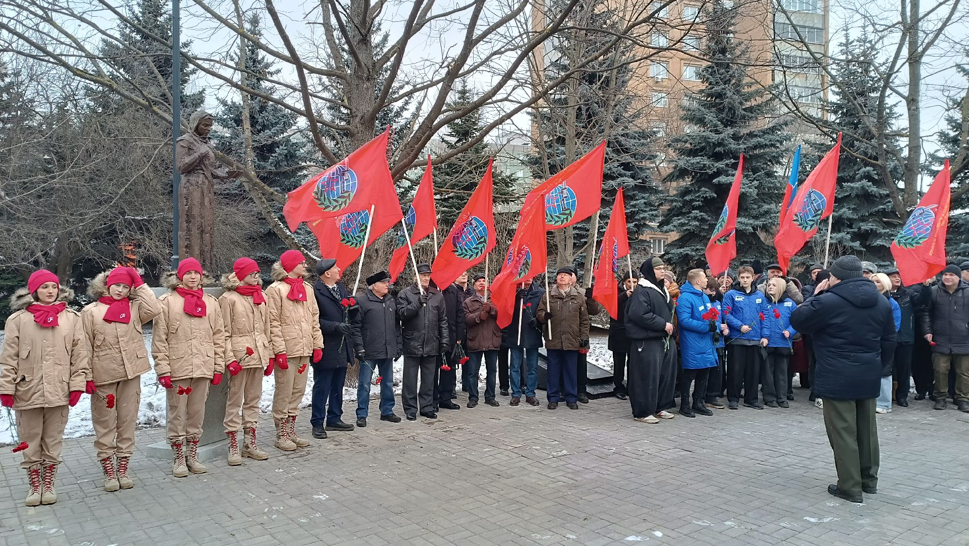 боевое братство, юнармейцы, молодая гвардия, возложение цветов, минута молчания,
