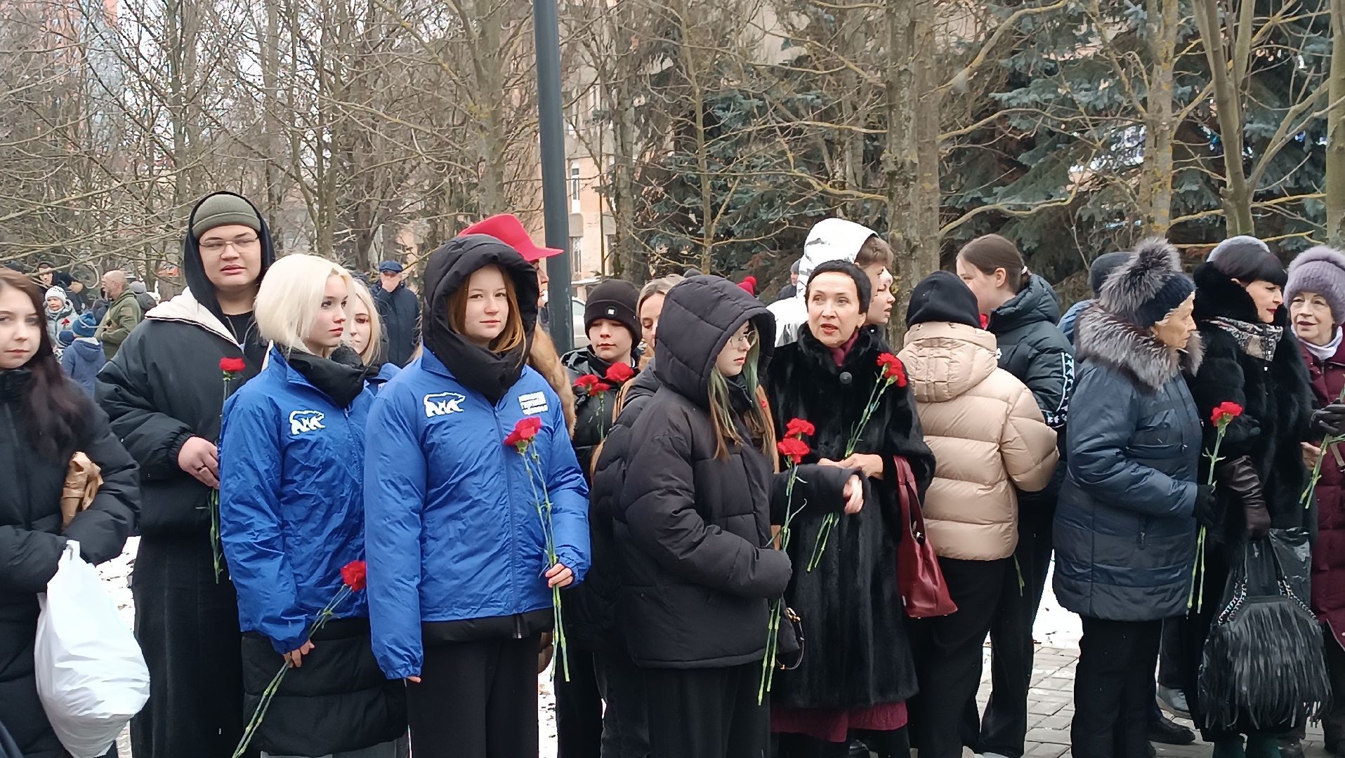 боевое братство, юнармейцы, молодая гвардия, возложение цветов, минута молчания,